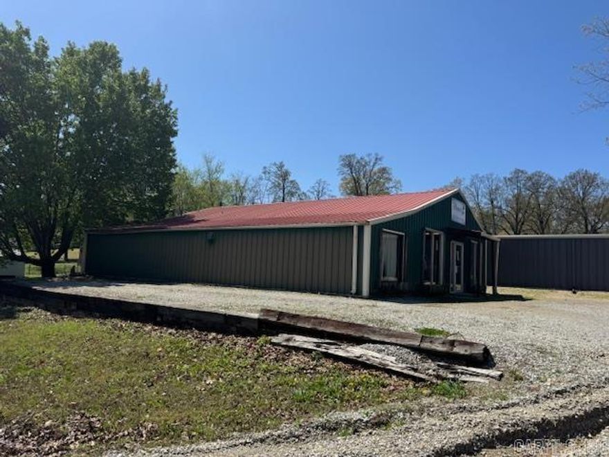 Great Commerical Opportunity! This 2000sqft commercial building is conveniently located close to schools, medical offices, and residential areas. Excellent location for all your commercial needs with high visibility and traffic counts