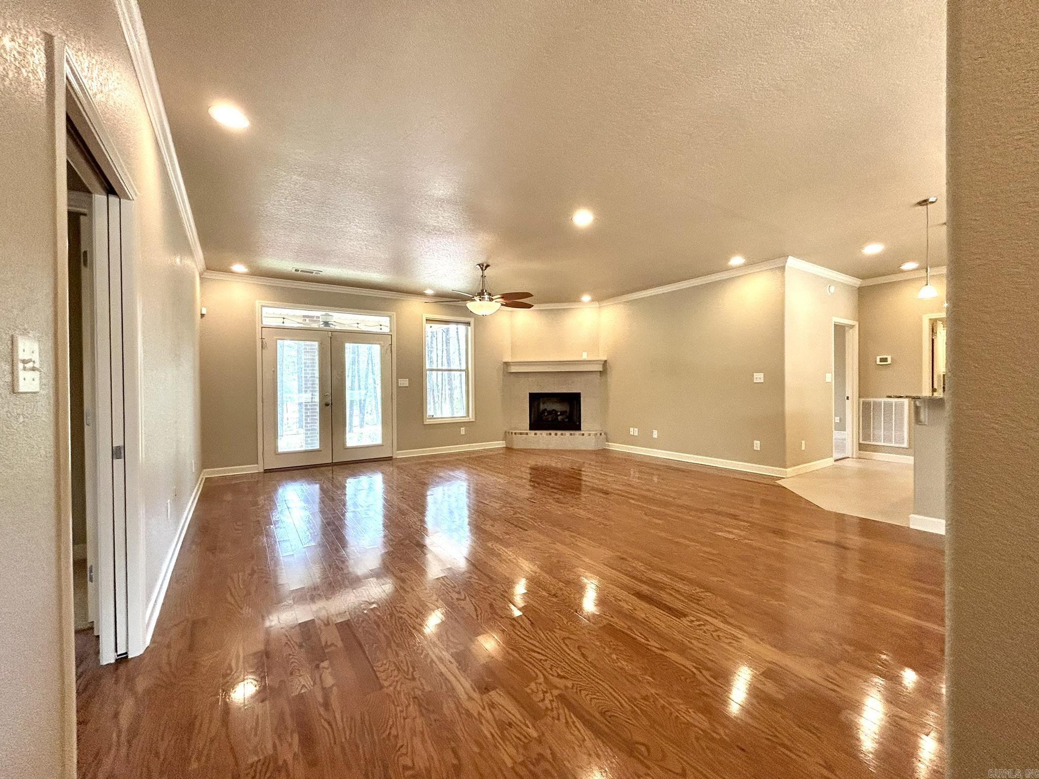 Isabella - Residential
