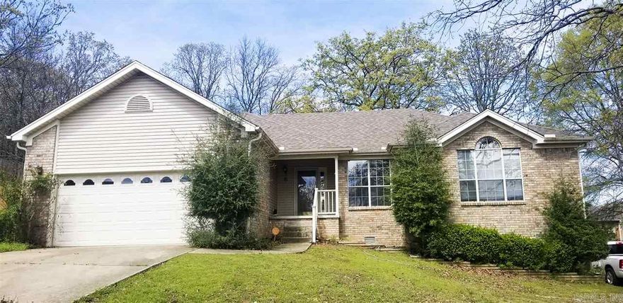Century 21 Prestige Realty 501-835-2121. Apply online at: http://c21prjxrentals.com Come check out this large family home! 3 bedroom, 2 bath. Freshly painted, large fridge, washer and dryer provided, and freshly deep cleaned carpets!