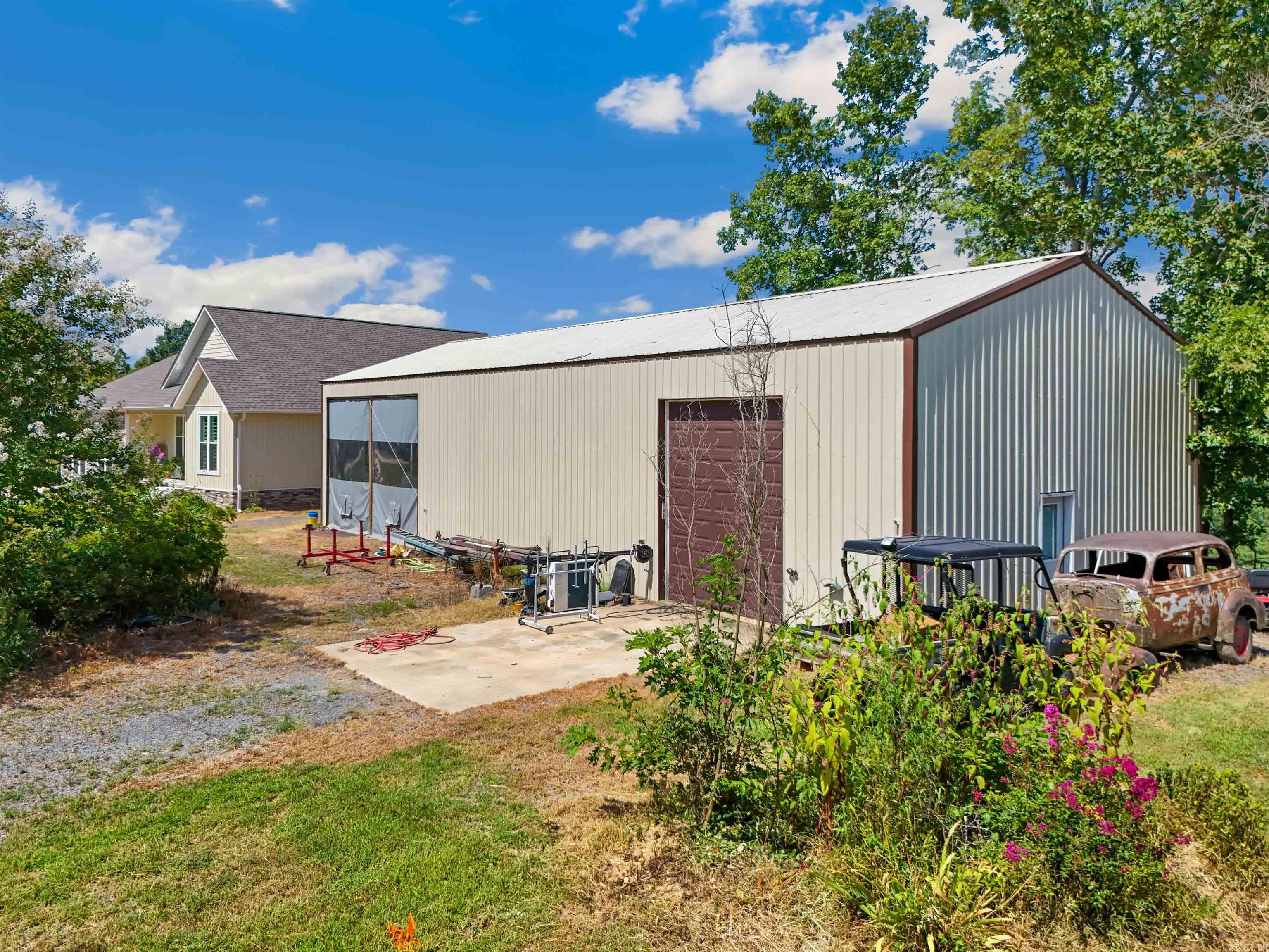 SOUTHWEST SHORES - Residential
