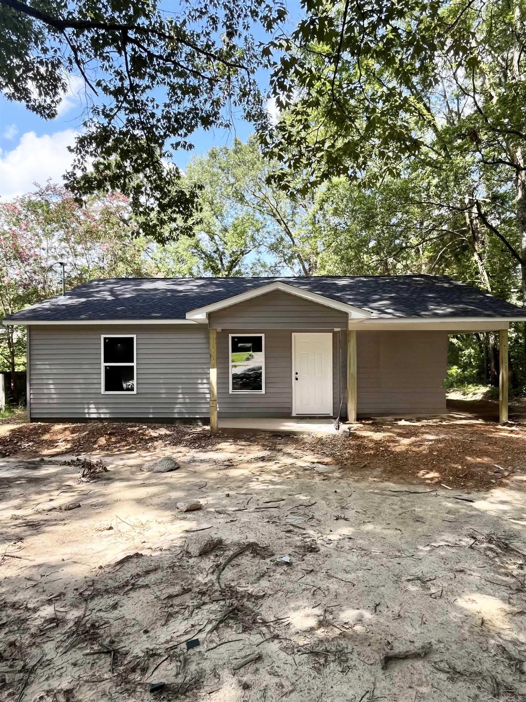 Welcome to 1324 Maple St - a beautifully built 3 bedroom, 2 bathroom home designed with comfort and style in mind. Featuring an open layout modern finishes, and functional floor plan all in a convenient location! Don't miss your chance to own a brand new home!