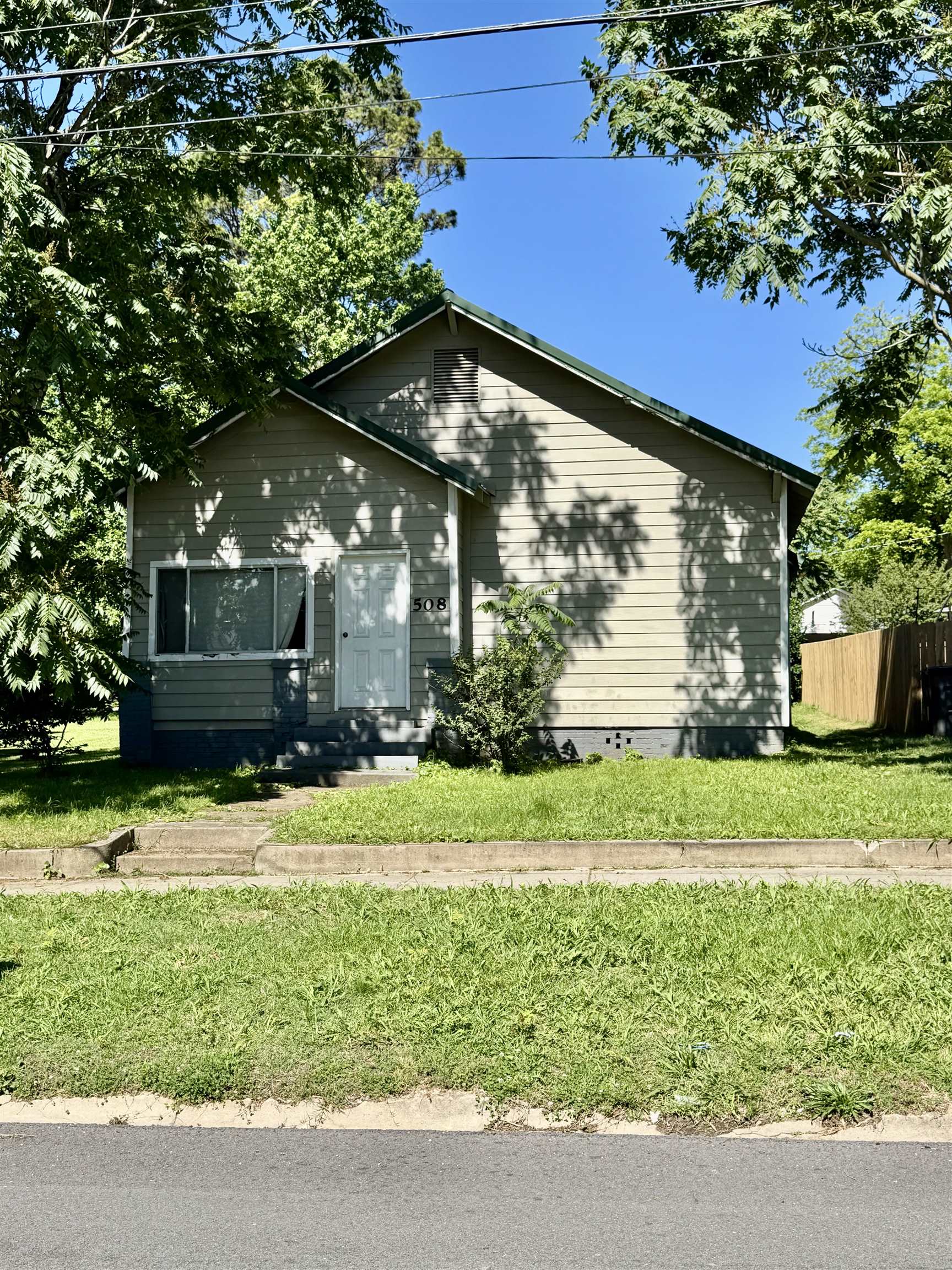Investment opportunity in the heart of Paragould! This 2-bedroom, 1-bath home is tenant-occupied and brings in $635/month with tenants paying all utilities—perfect for low-maintenance income. Features include a metal roof, storm windows, enclosed front porch, mud room, and a two-car carport with alley access. Located just a short walk from Paragould’s revitalized downtown, you’ll love the proximity to charming boutiques, local restaurants, coffee shops, live music, and community events. Not in a flood zone—don’t miss out on this solid addition to your rental portfolio!