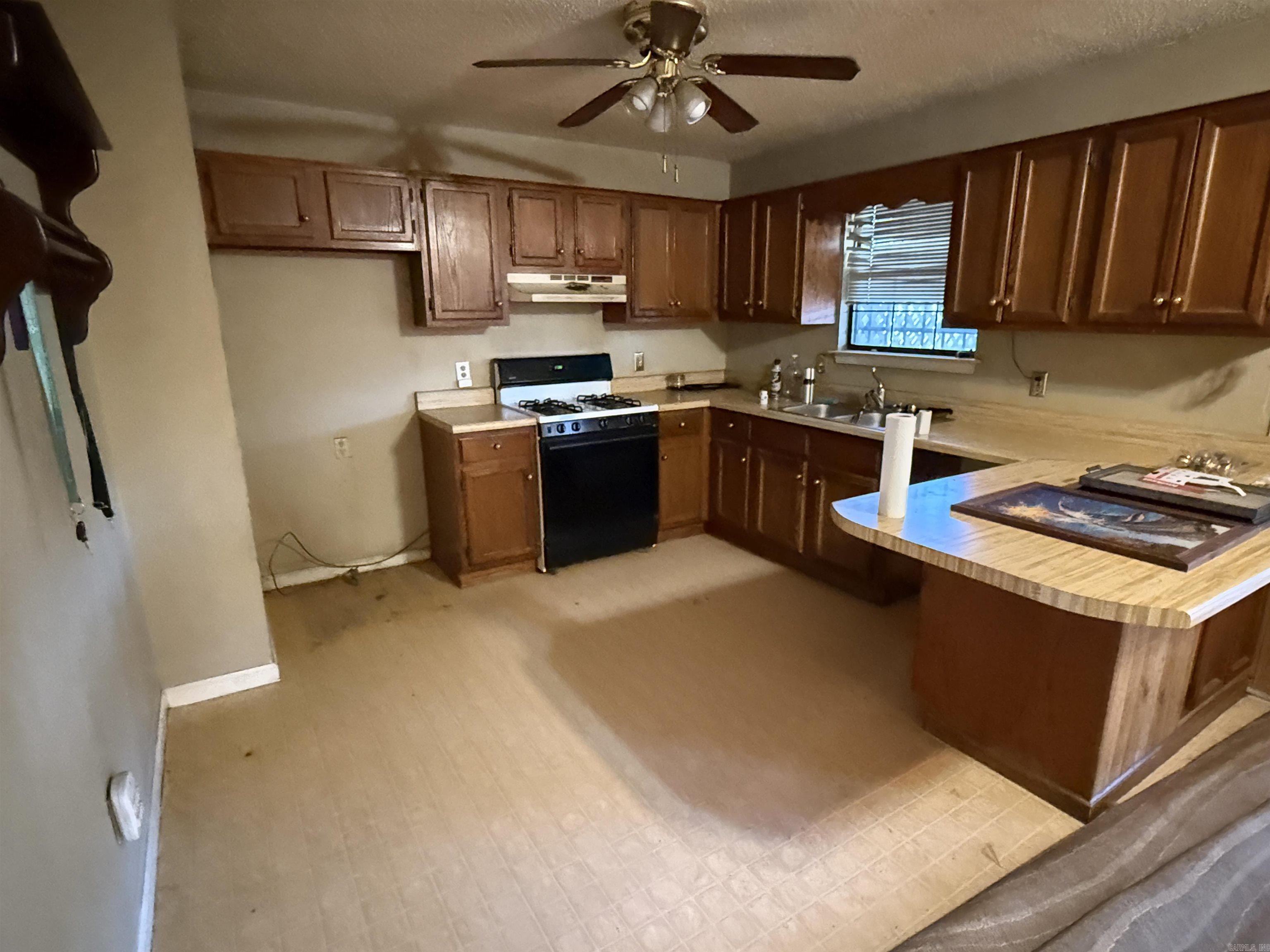 HOLLYWOOD HEIGHTS - Residential