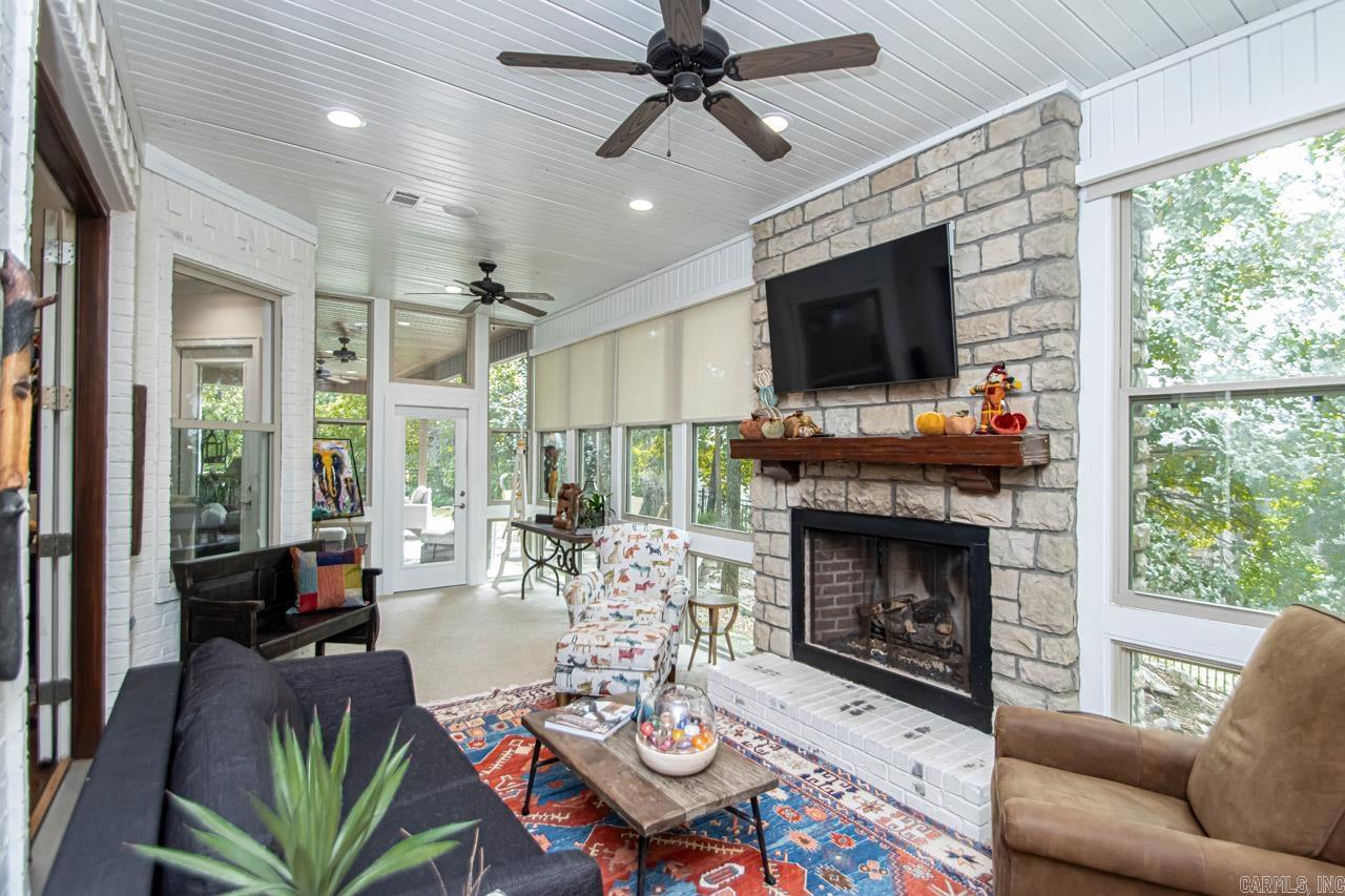 WOODLANDS EDGE - Residential