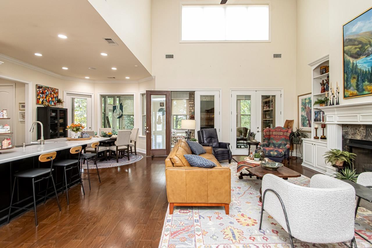 WOODLANDS EDGE - Residential