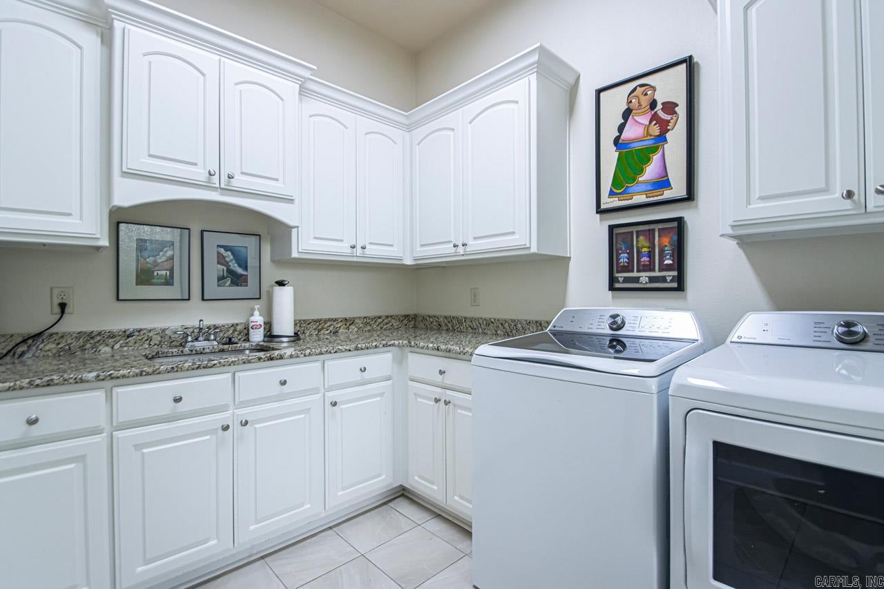 WOODLANDS EDGE - Residential