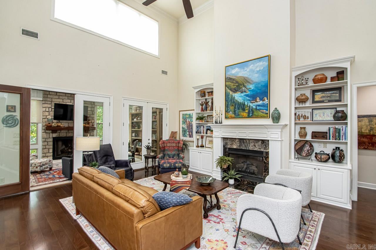 WOODLANDS EDGE - Residential