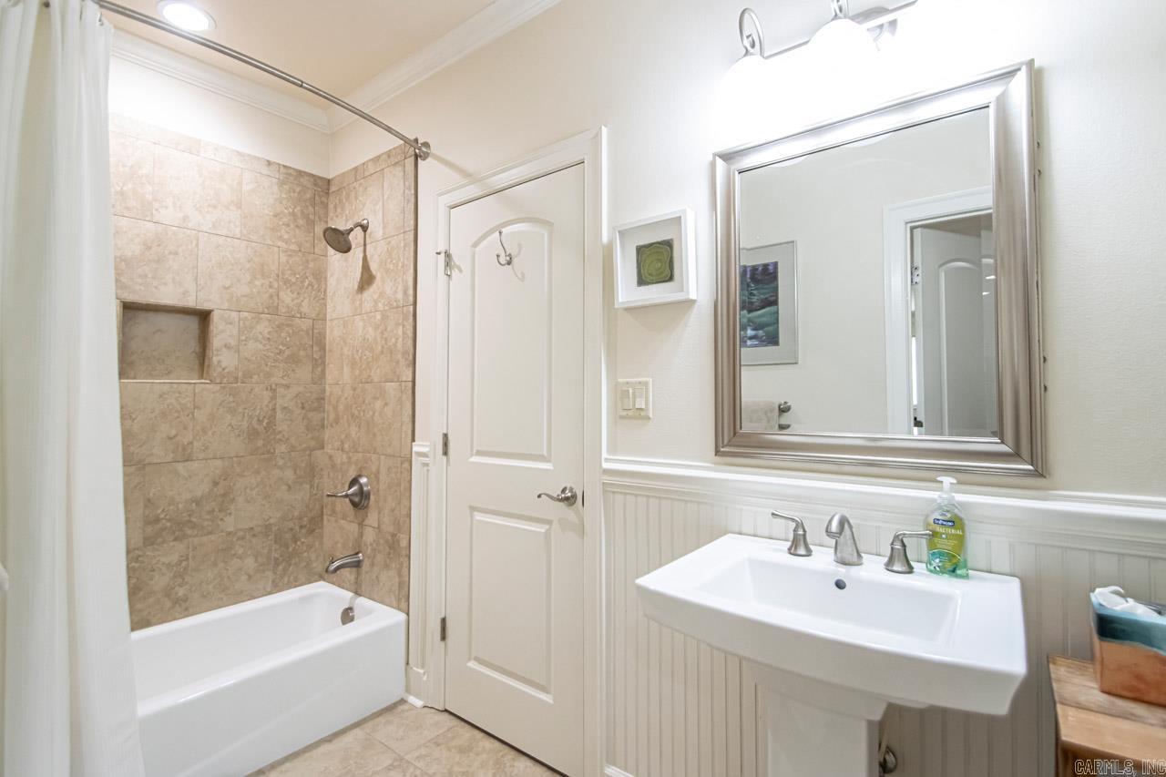 WOODLANDS EDGE - Residential