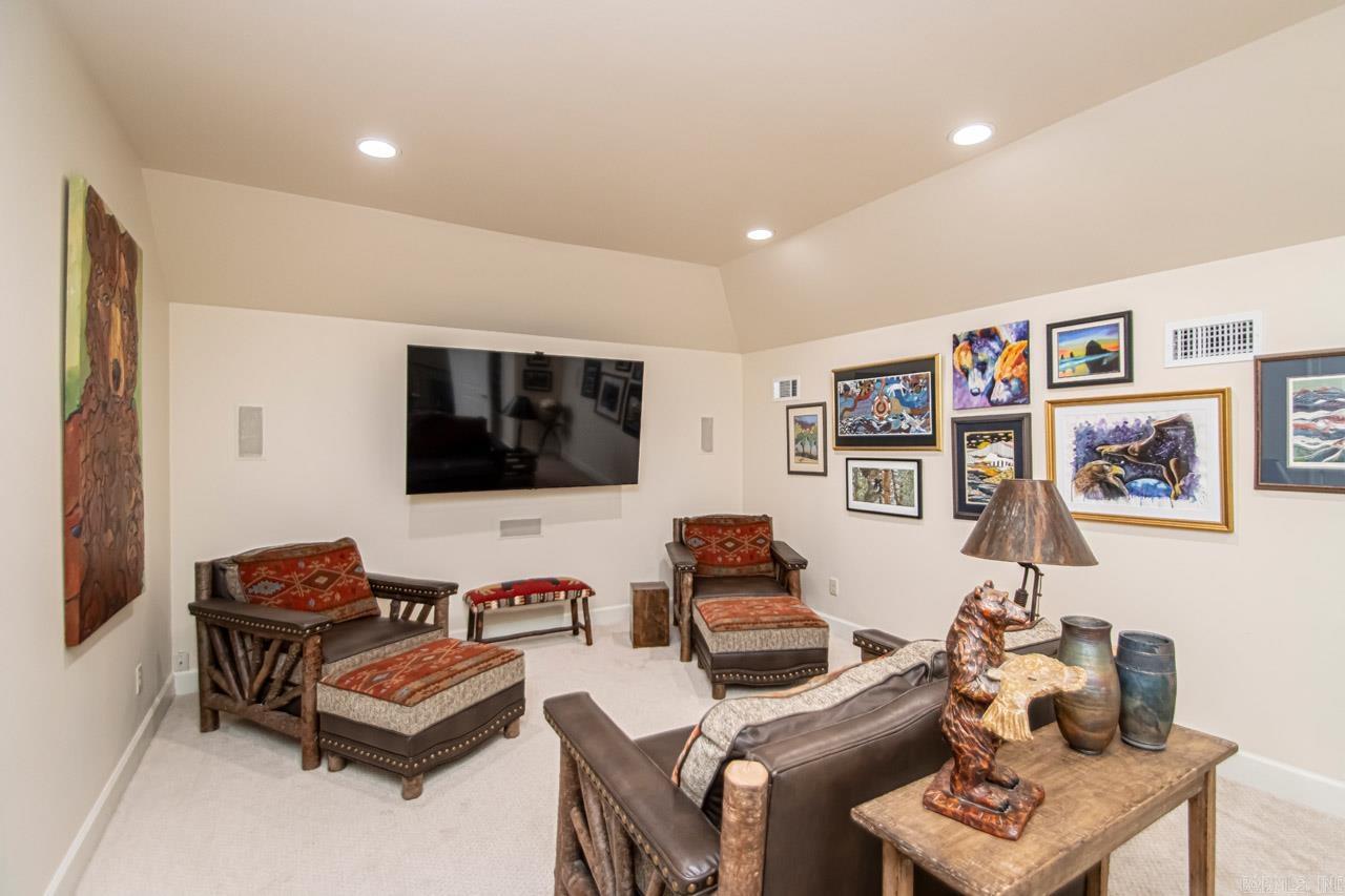 WOODLANDS EDGE - Residential