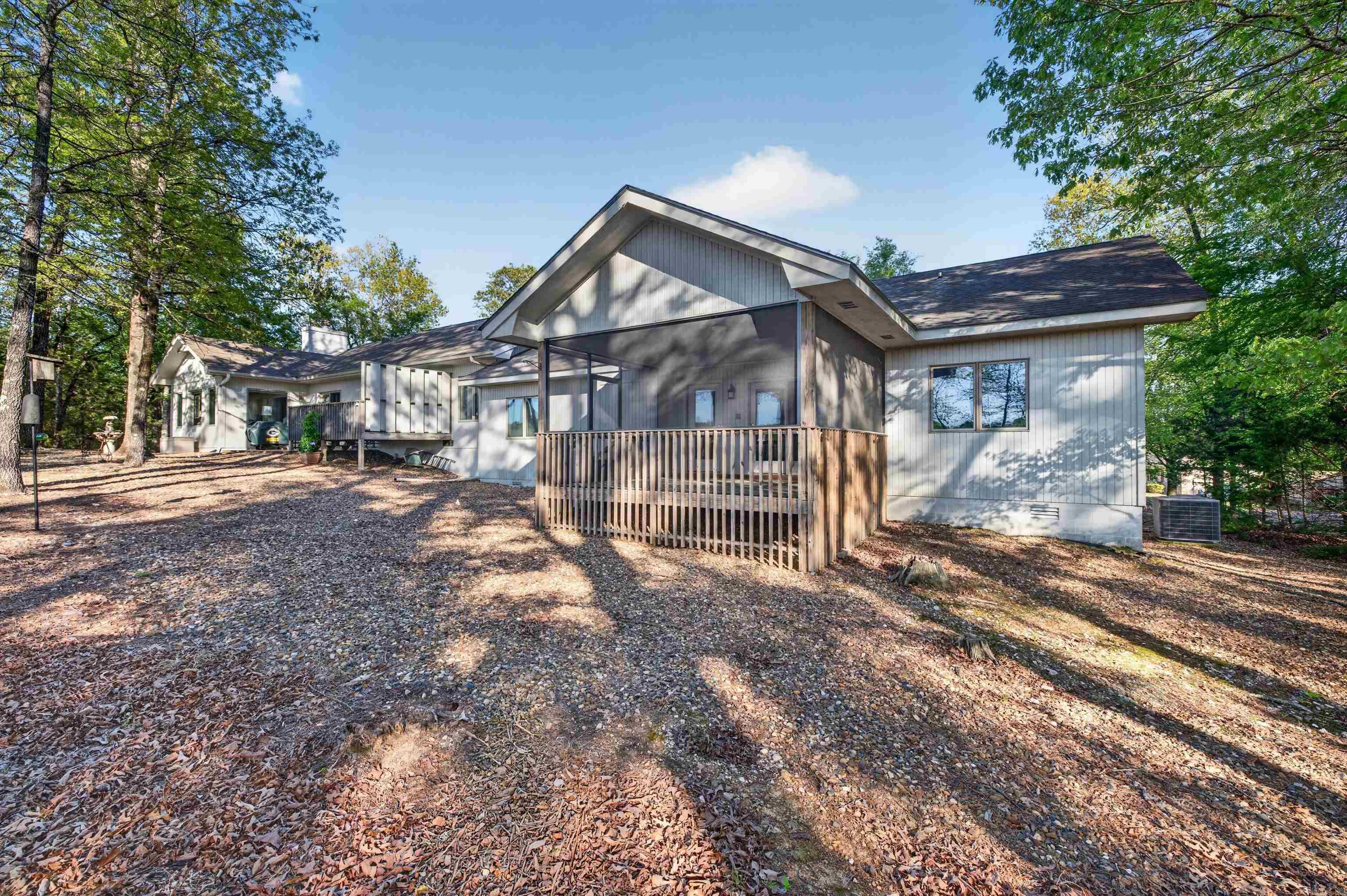 ARISTA COURTS - Residential