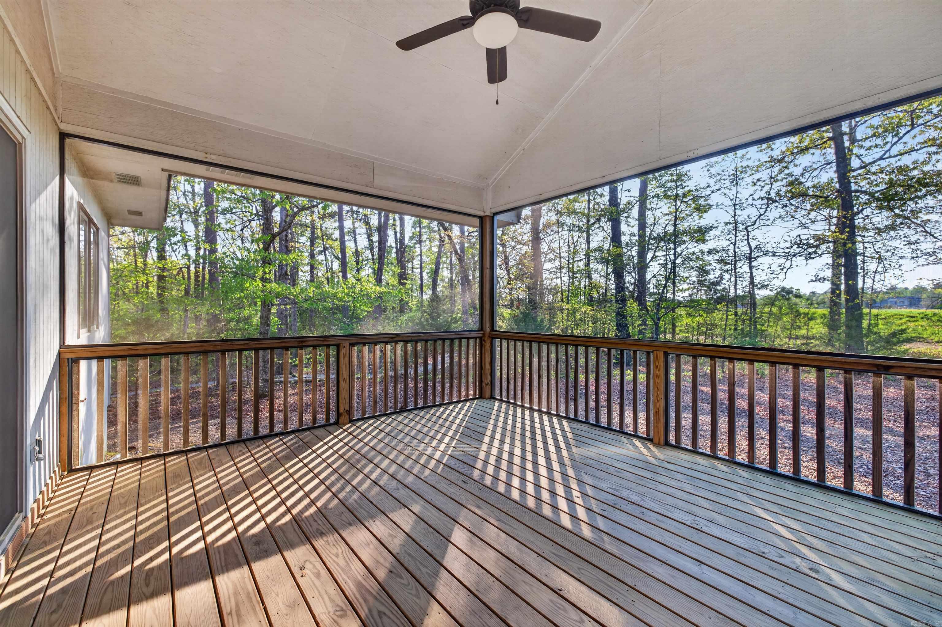 ARISTA COURTS - Residential