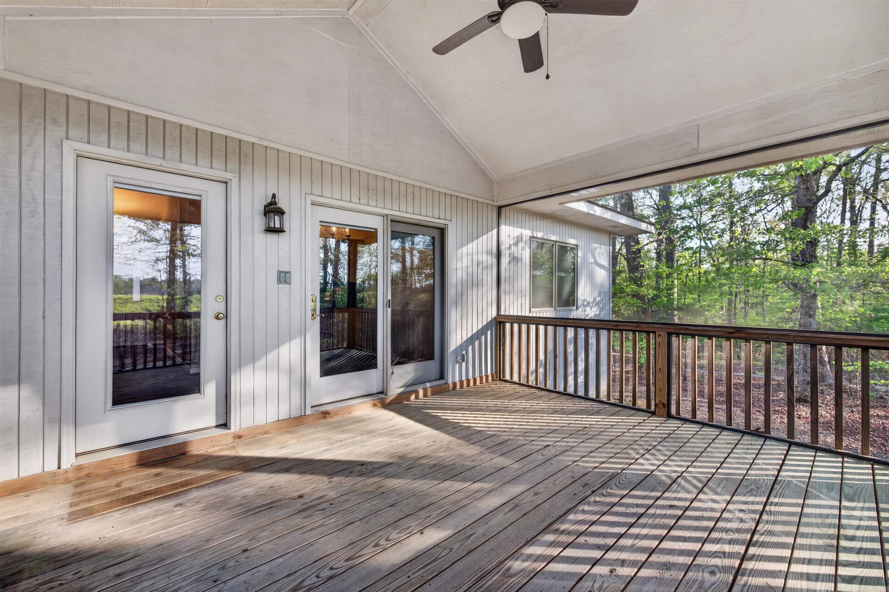 ARISTA COURTS - Residential