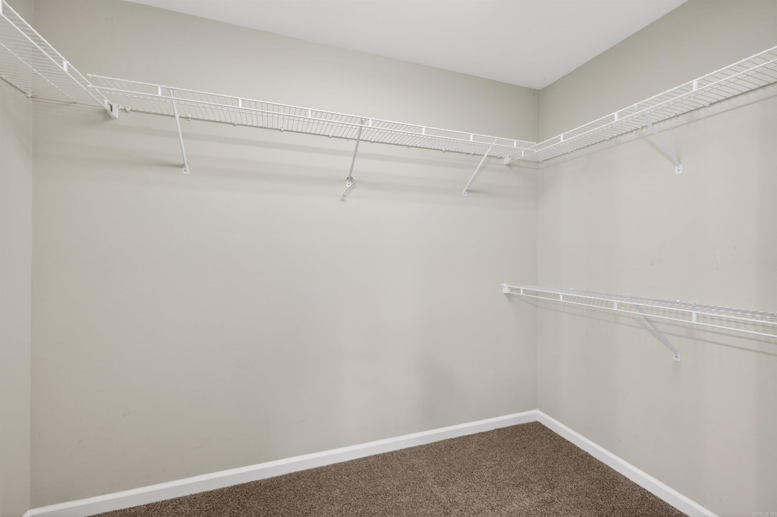 ARISTA COURTS - Residential