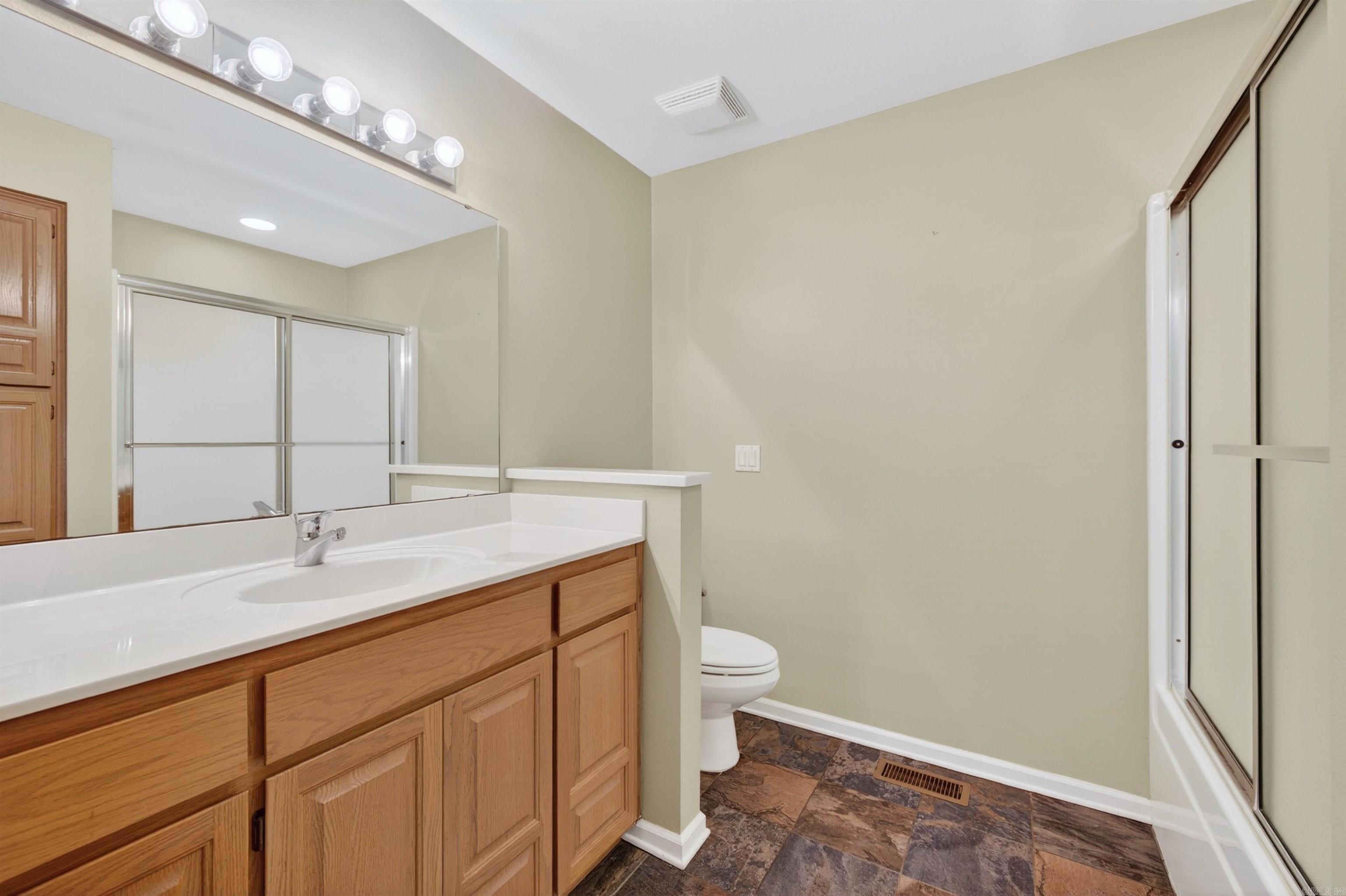 ARISTA COURTS - Residential