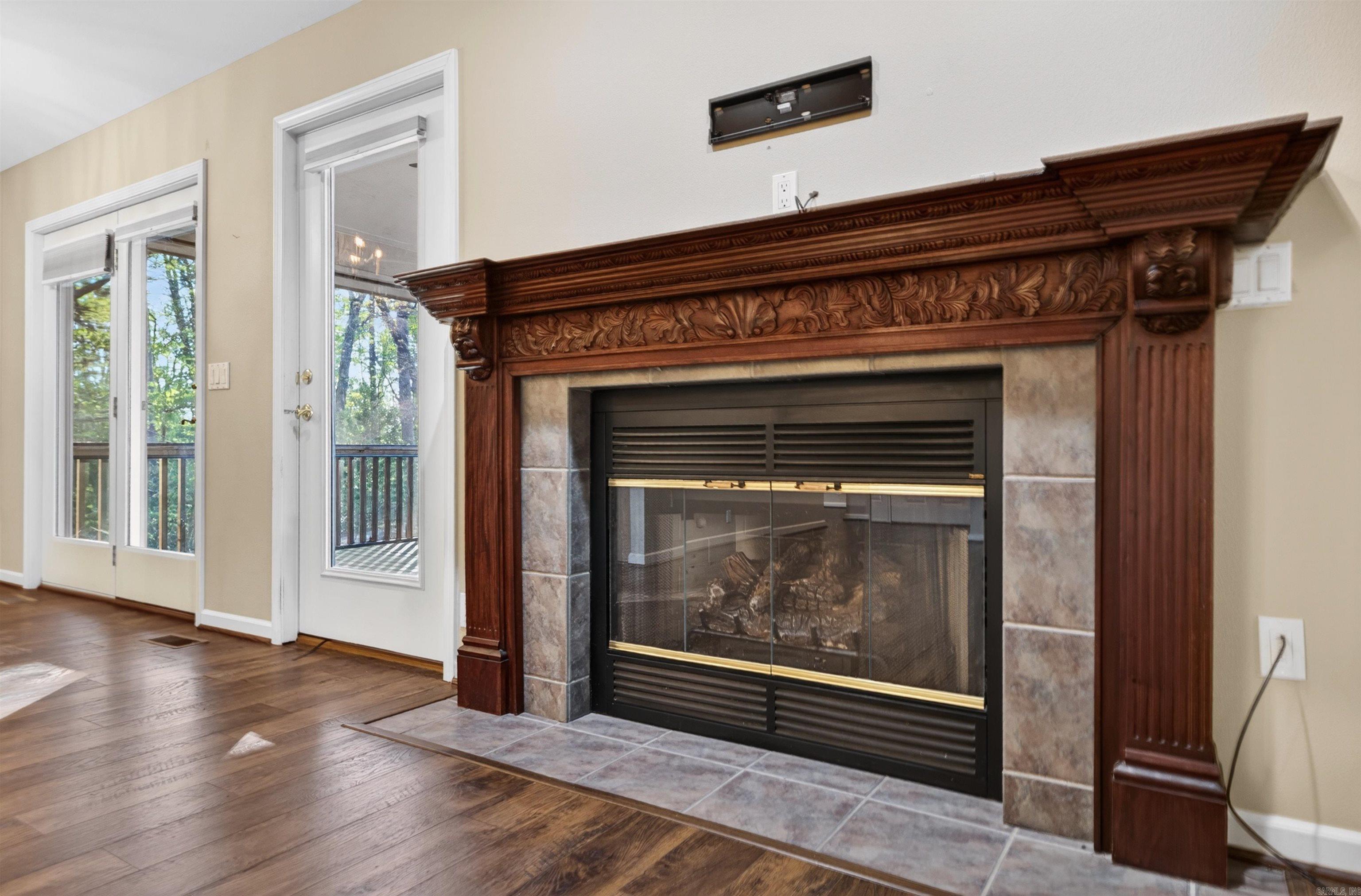 ARISTA COURTS - Residential