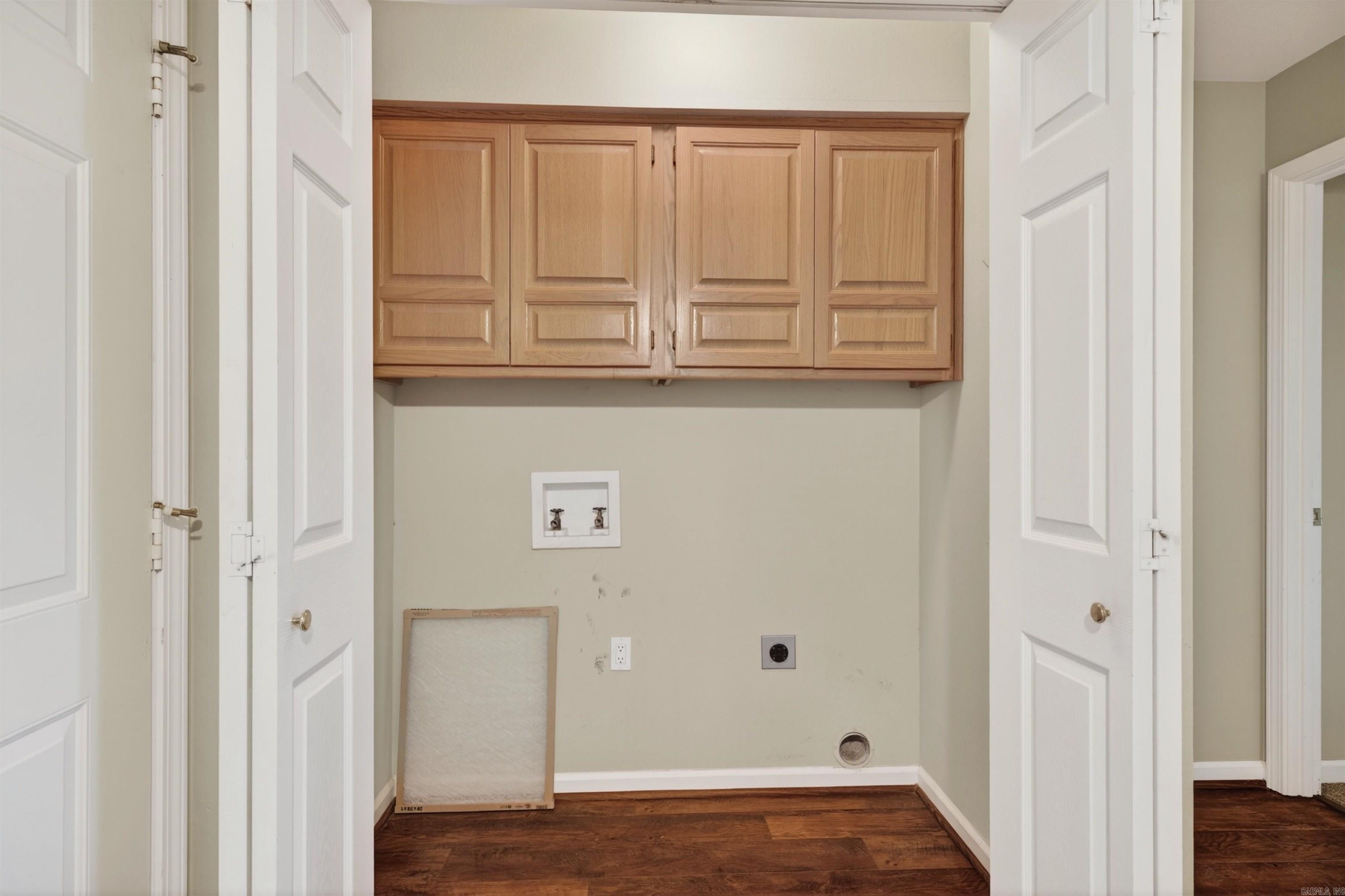 ARISTA COURTS - Residential