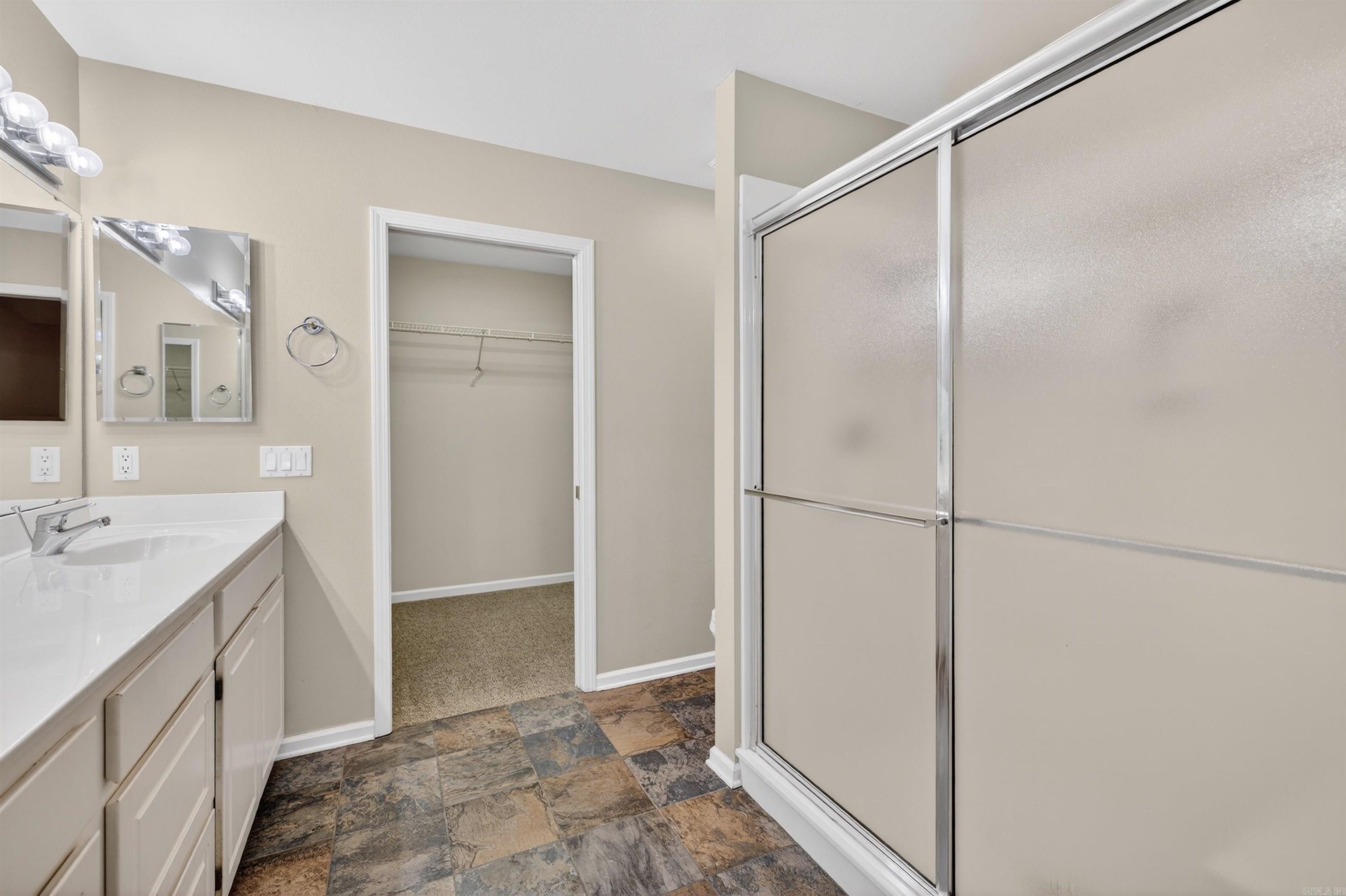 ARISTA COURTS - Residential