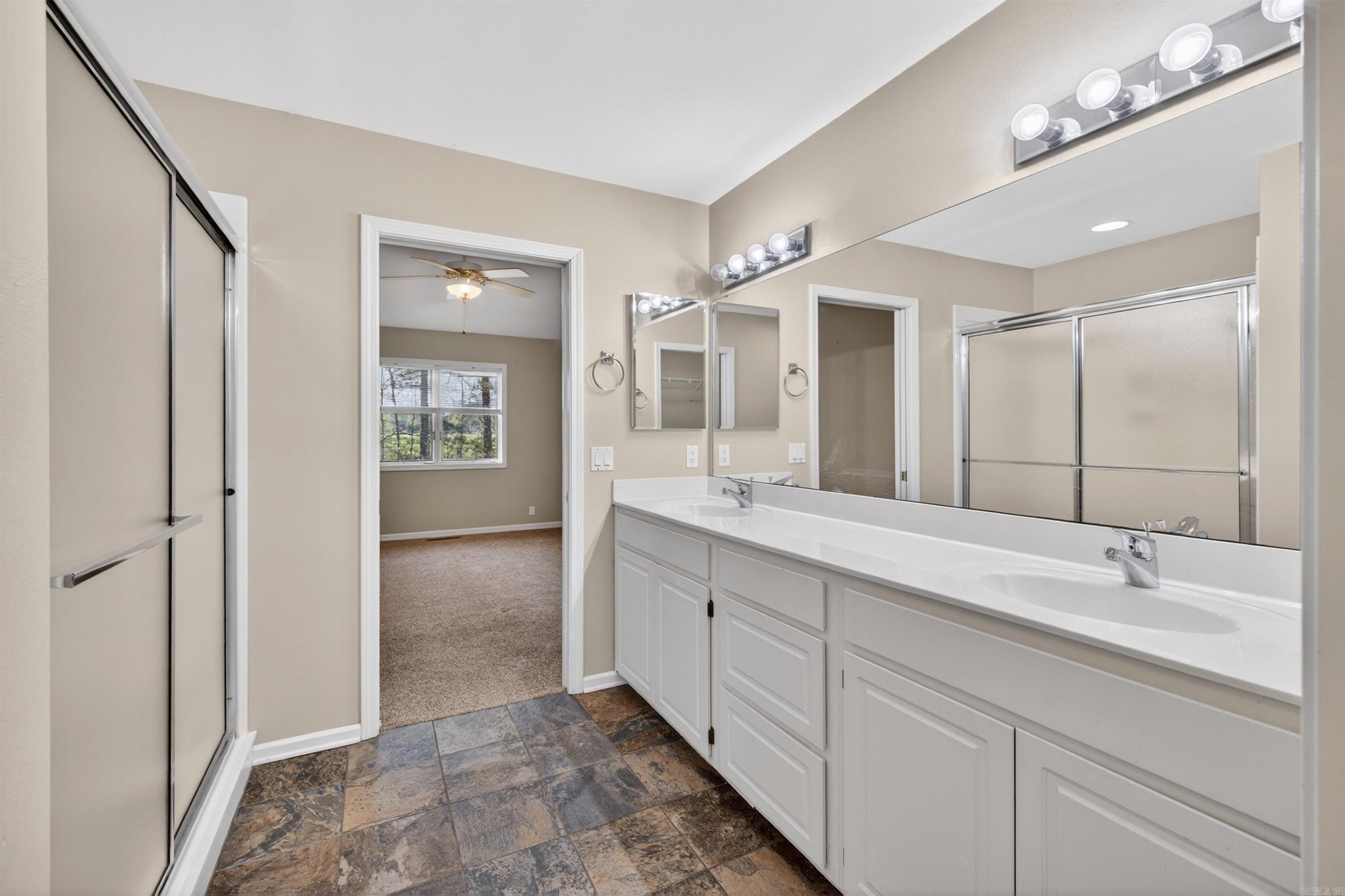 ARISTA COURTS - Residential