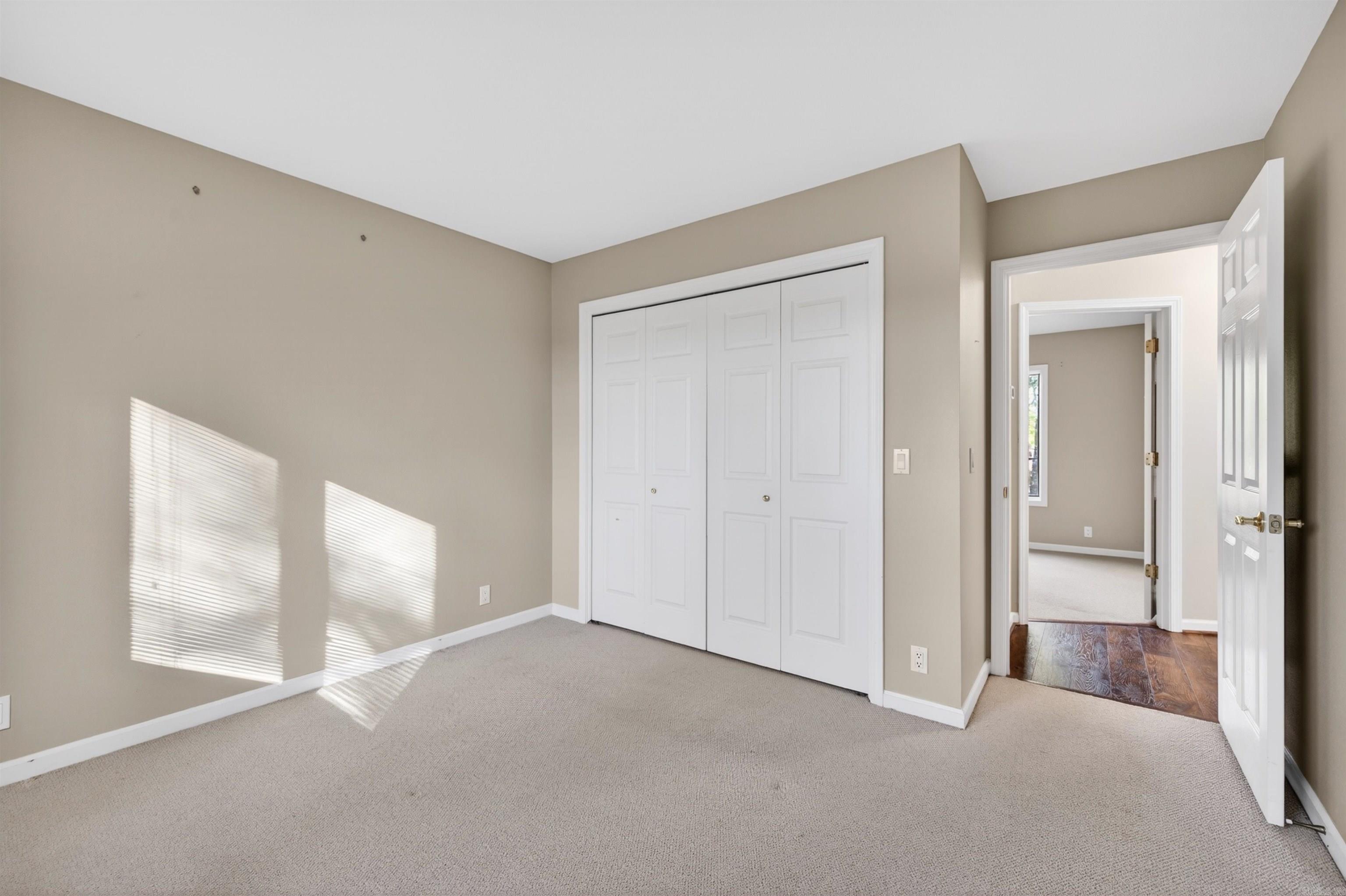 ARISTA COURTS - Residential