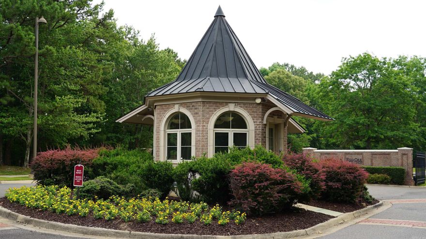 New lots available in Hot Springs’ premier gated community, Red Oak Ridge. Garden’s Gate Phase 2 is complete and there are still a few lots to choose from including this lake lot.   Residents enjoy two private stocked fishing lakes, wooded walking trails and scenic paths, all surrounded by natural beauty and stunning views. Additional amenities include a pool facility plus easy access to downtown Hot Springs, Garvan Woodland Gardens, Oaklawn, the Hot Springs Country Club and more. See documents for recorded plat.