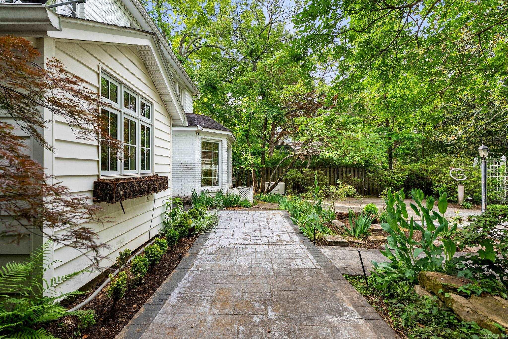 CLIFFEWOOD - Residential