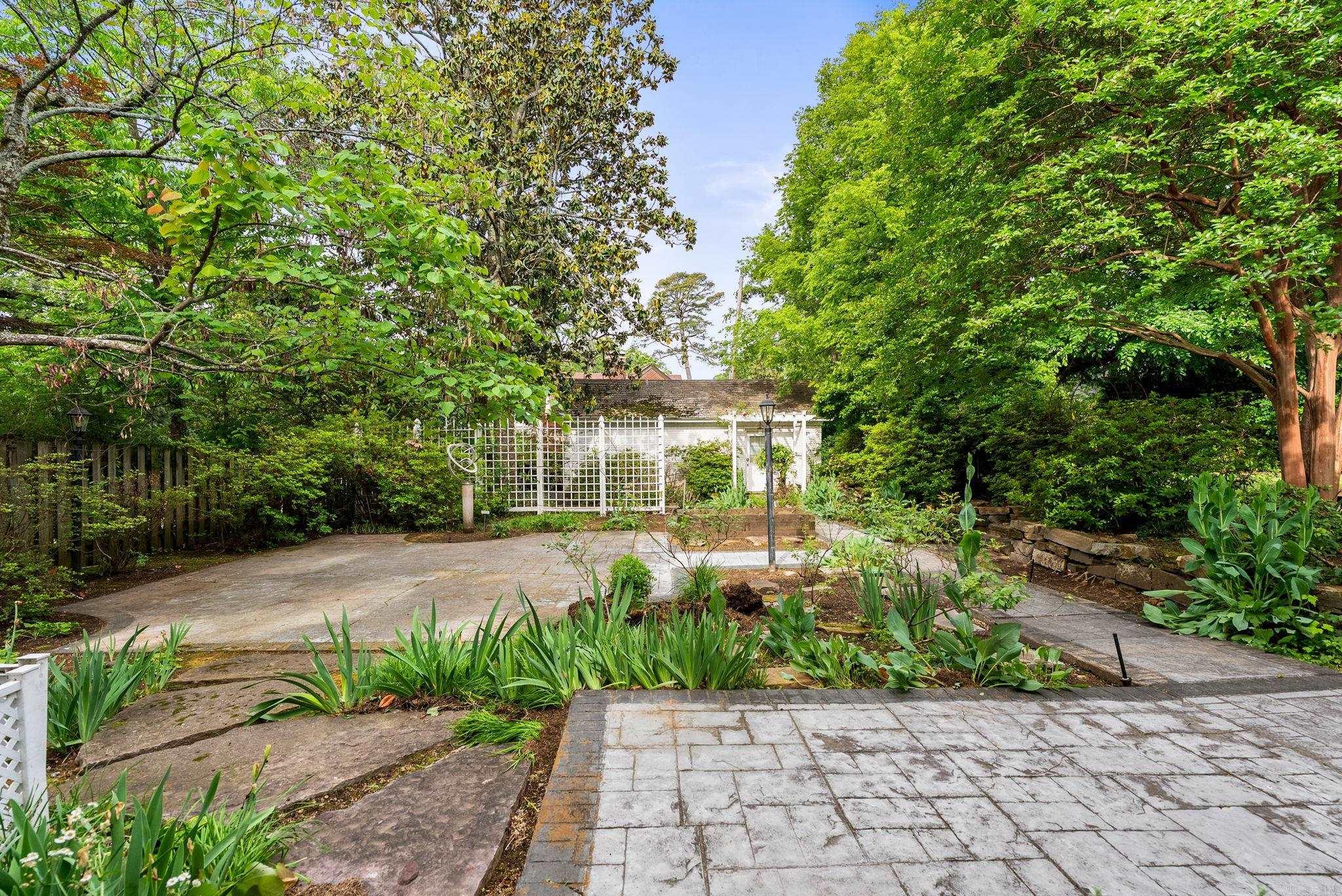 CLIFFEWOOD - Residential