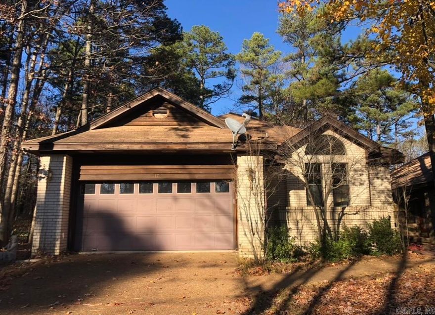 This 2BR 2Ba home is in the cutest dead-end street neighborhood on the Green of Indian Hills Golf Course in Fairfield Bay and I love that it's a quiet non thru-traffic street just off of Sneed in Fair Oaks. Fairfield Bay is the perfect retirement or resort city in the state of Arkansas and the South with 3 outdoor swimming pools, two golf courses, putt putt golf, a bowling alley, an indoor pool at Heart Center, and 90 miles of UTV ATV trails and bike and hike trails, tennis courts and Fairfield Bay Marina on Greers Ferry Lake and there are several fine restaurants.