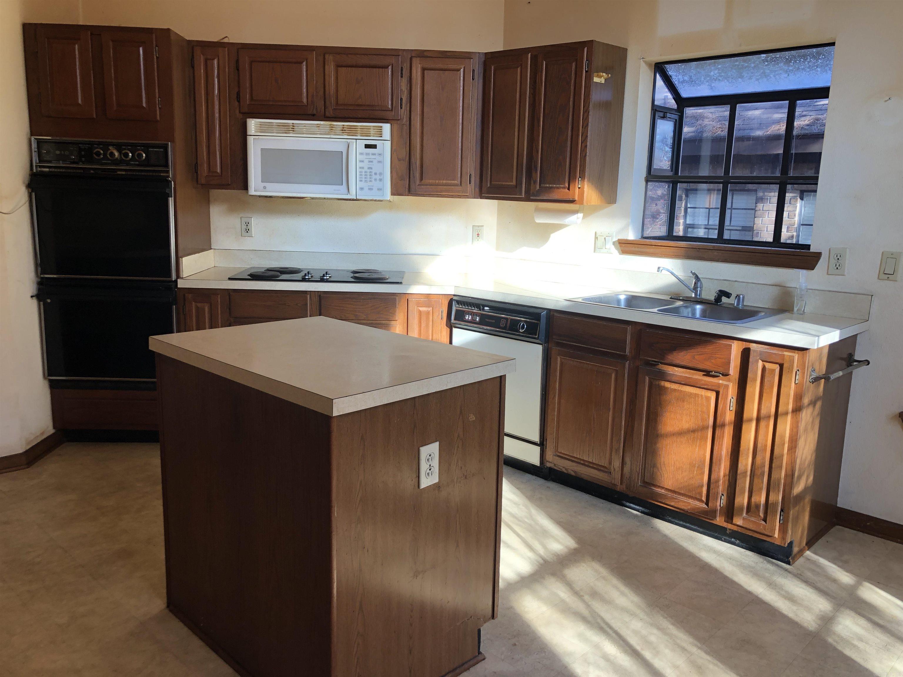 FAIR OAKS - Residential