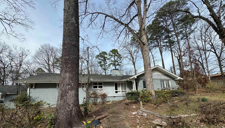 Beautiful 3 bedroom, 3 bathroom home with a guest house on a 1.67 acre lot.