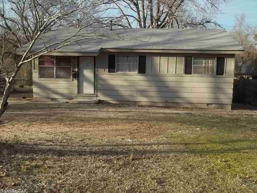 This is a 3bdrm 1 bath home great for a first time home buyer or investor. This is one of 9 properties that will sell as a package deal. The properties included in the offer are. ( 7200 Valley, 7112 Redwood, 7212 Redwood, 7410 Redwood, 7414 Redwood, 7300 Twin Oaks, 7313 Twin Oaks ). See Agent Remarks