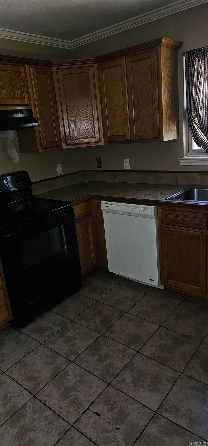 Home Built in 2007  Very Nice 3 Bedroom 2 Bath with Deck on Back  Close to schools