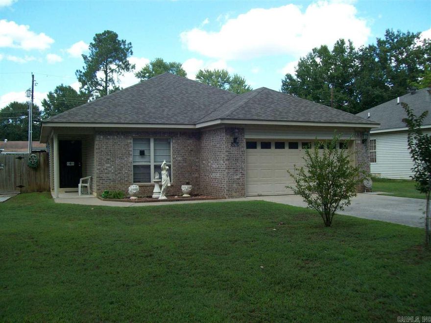 Nice 3 bedroom 2 bath home, eat-in kitchen, vaulted ceiling in living room, privacy fenced back yard with storage shed.