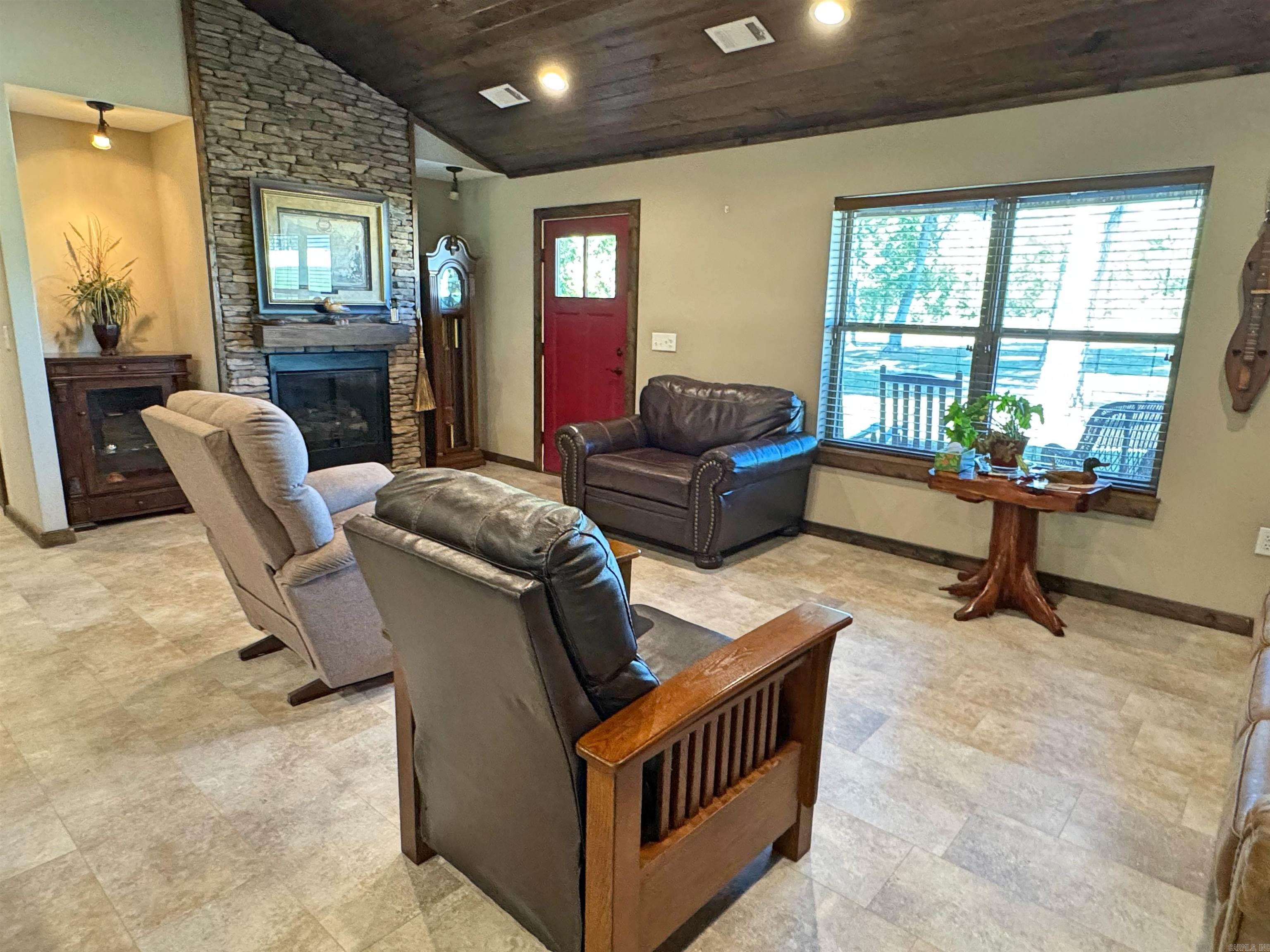 LANCASTER-TUBBS CREEK - Residential