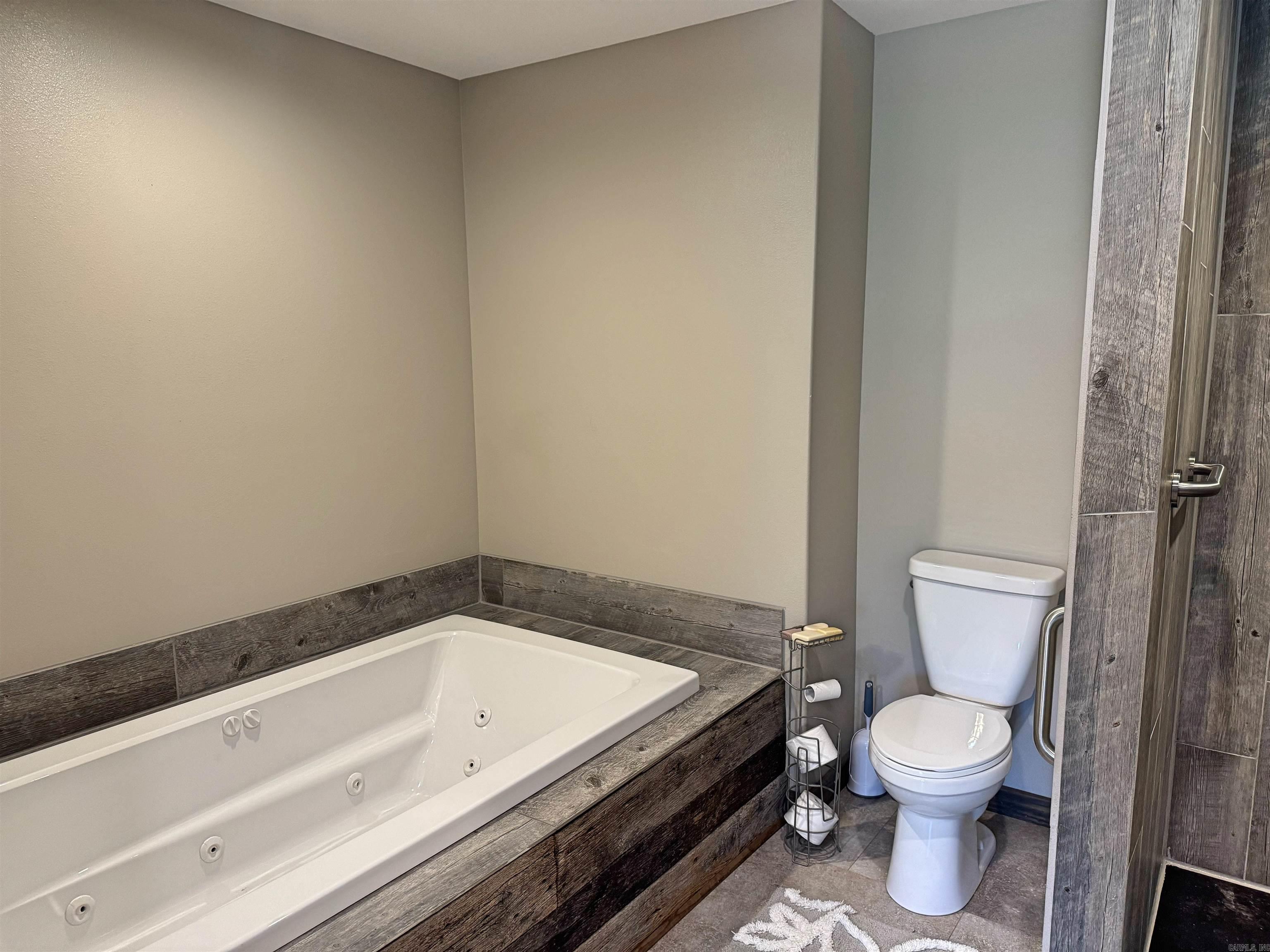 LANCASTER-TUBBS CREEK - Residential