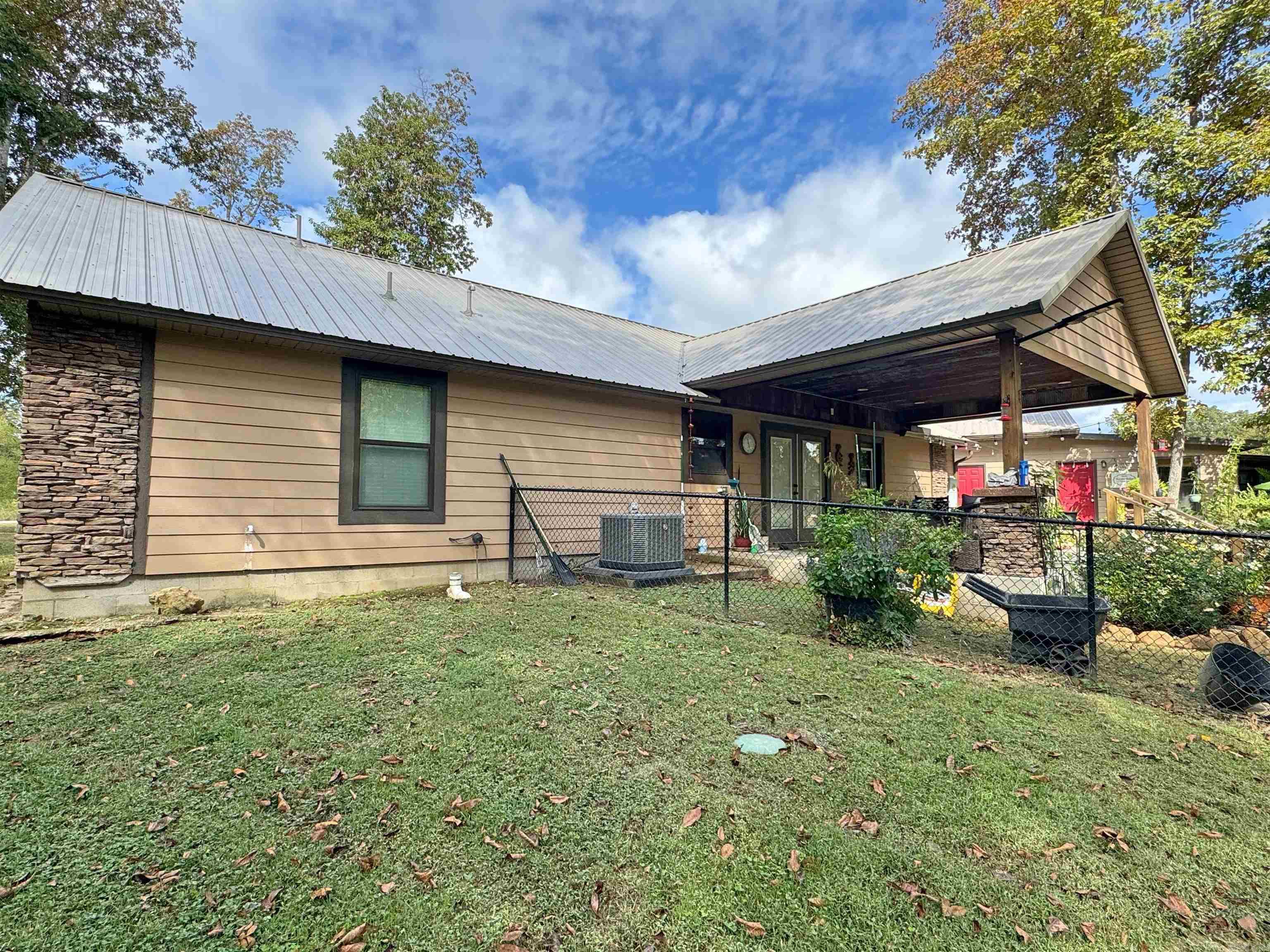 LANCASTER-TUBBS CREEK - Residential