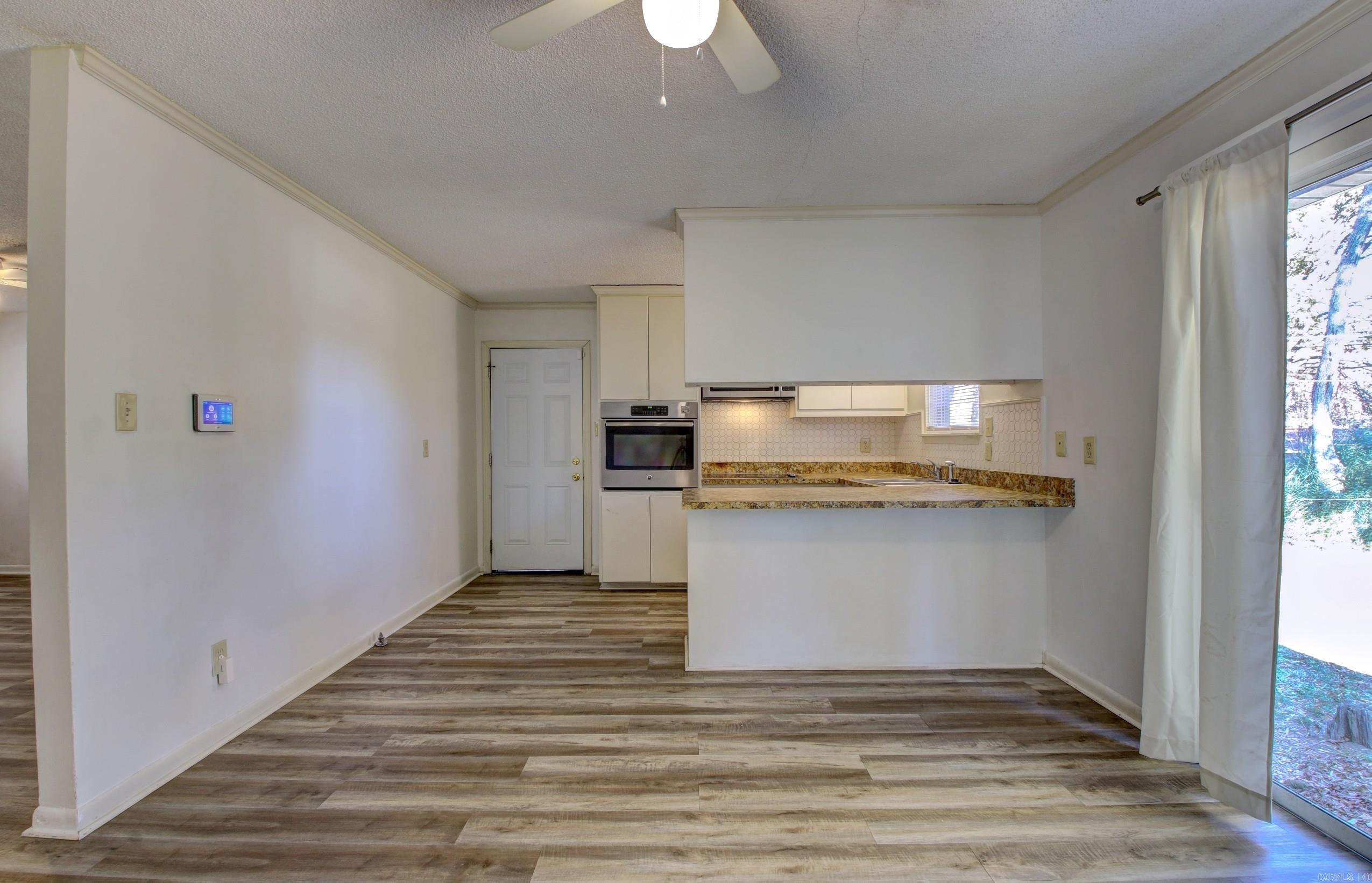 TWIN LAKES - Residential