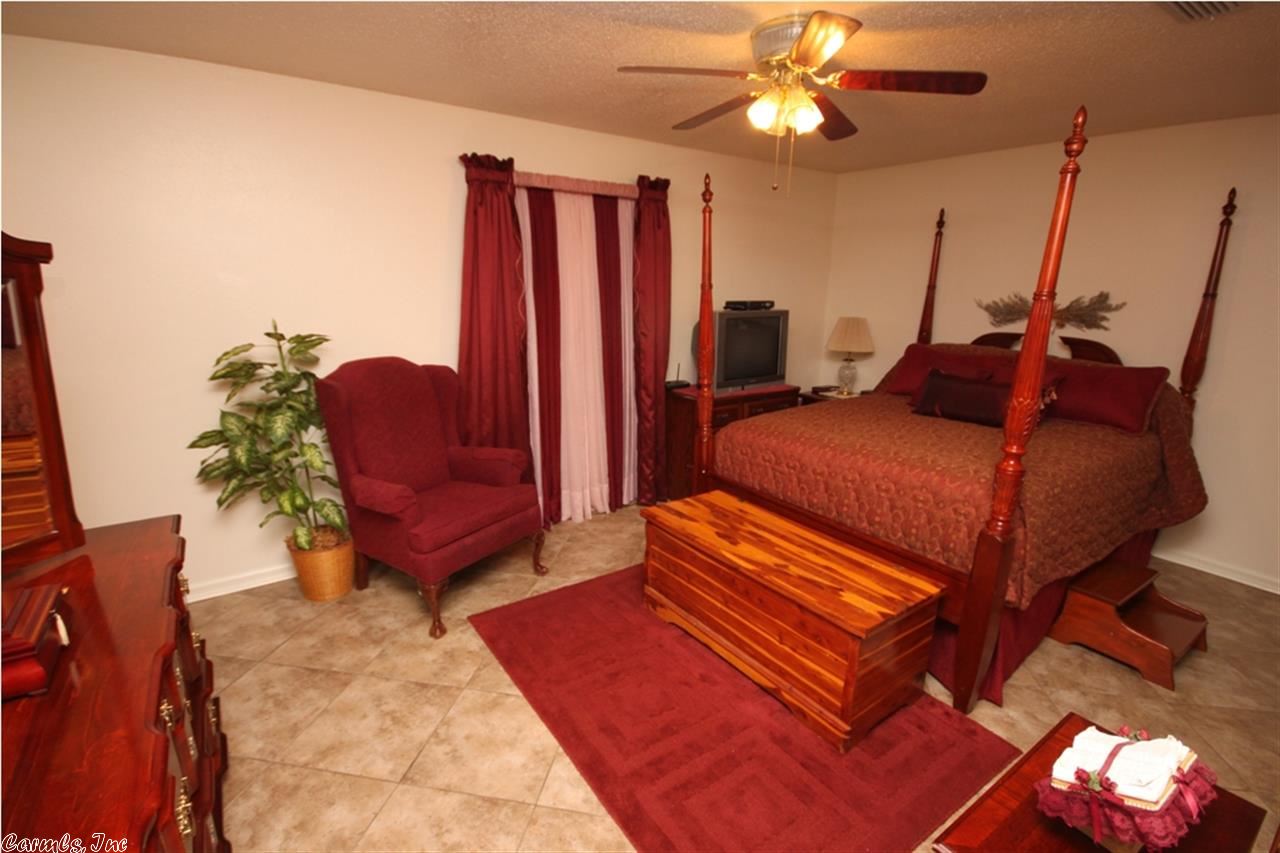 PECAN LAKE - Residential