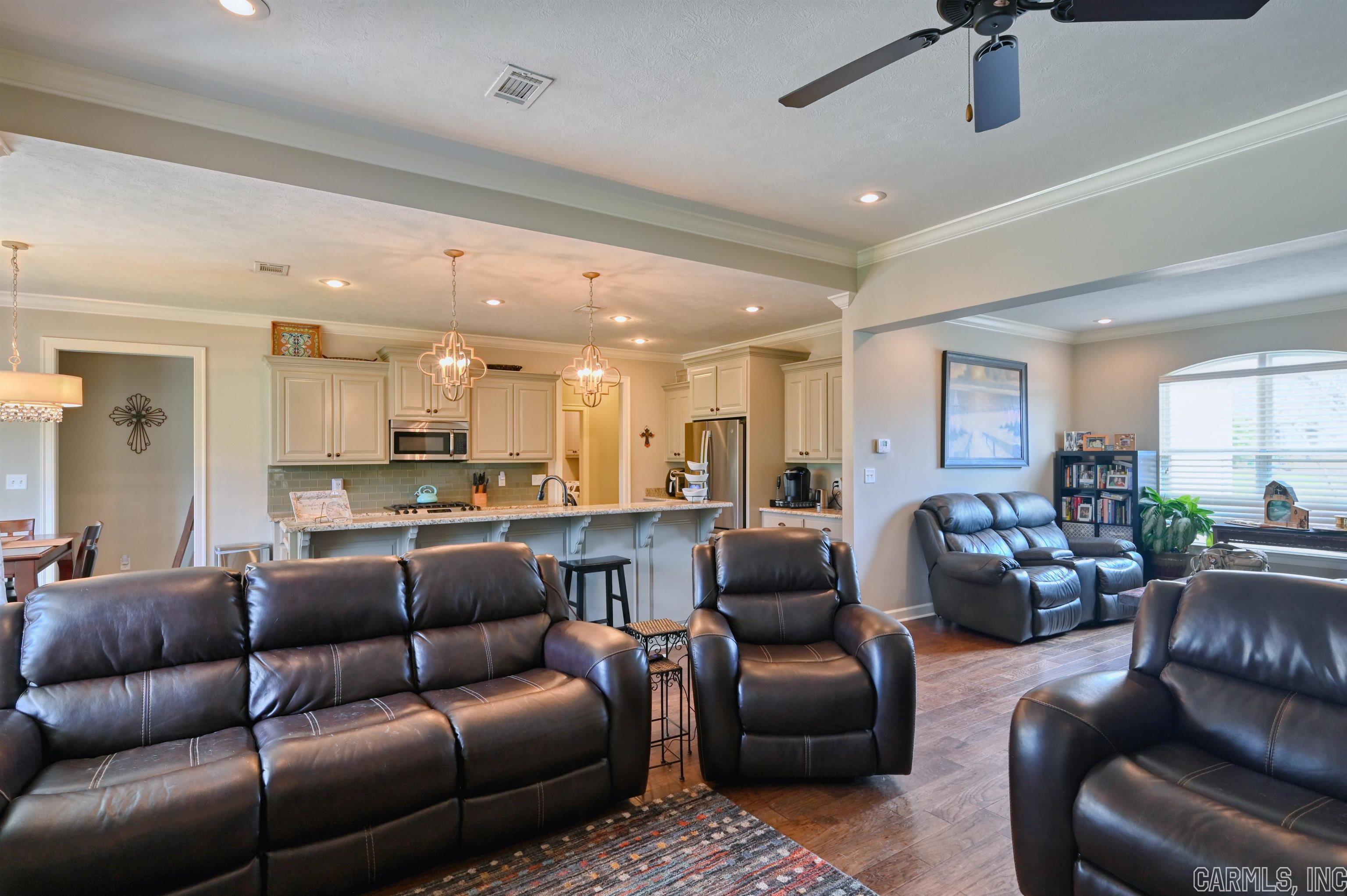 CHAPEL CREEK - Residential