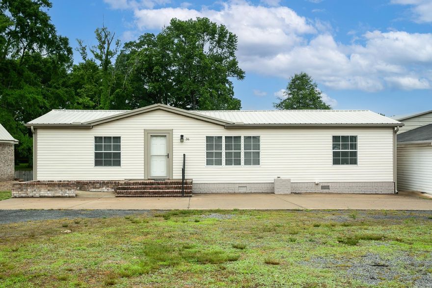 Cute 3 bed, 2 bath! No smoking/vaping. Application Fee/Background Check/Rental Verification/Security Deposit required. No pets allowed.