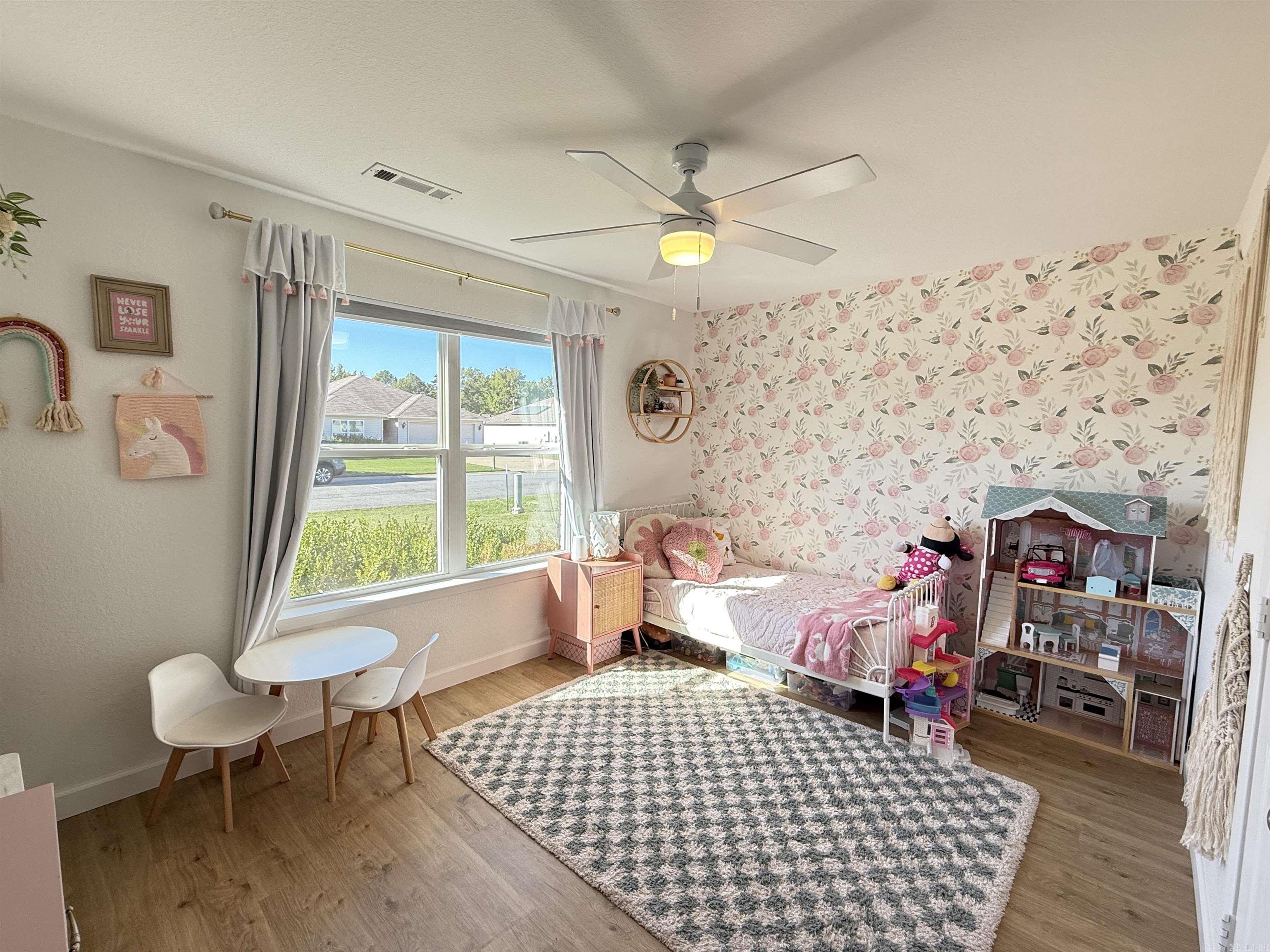 WOODLANDS EDGE - Residential