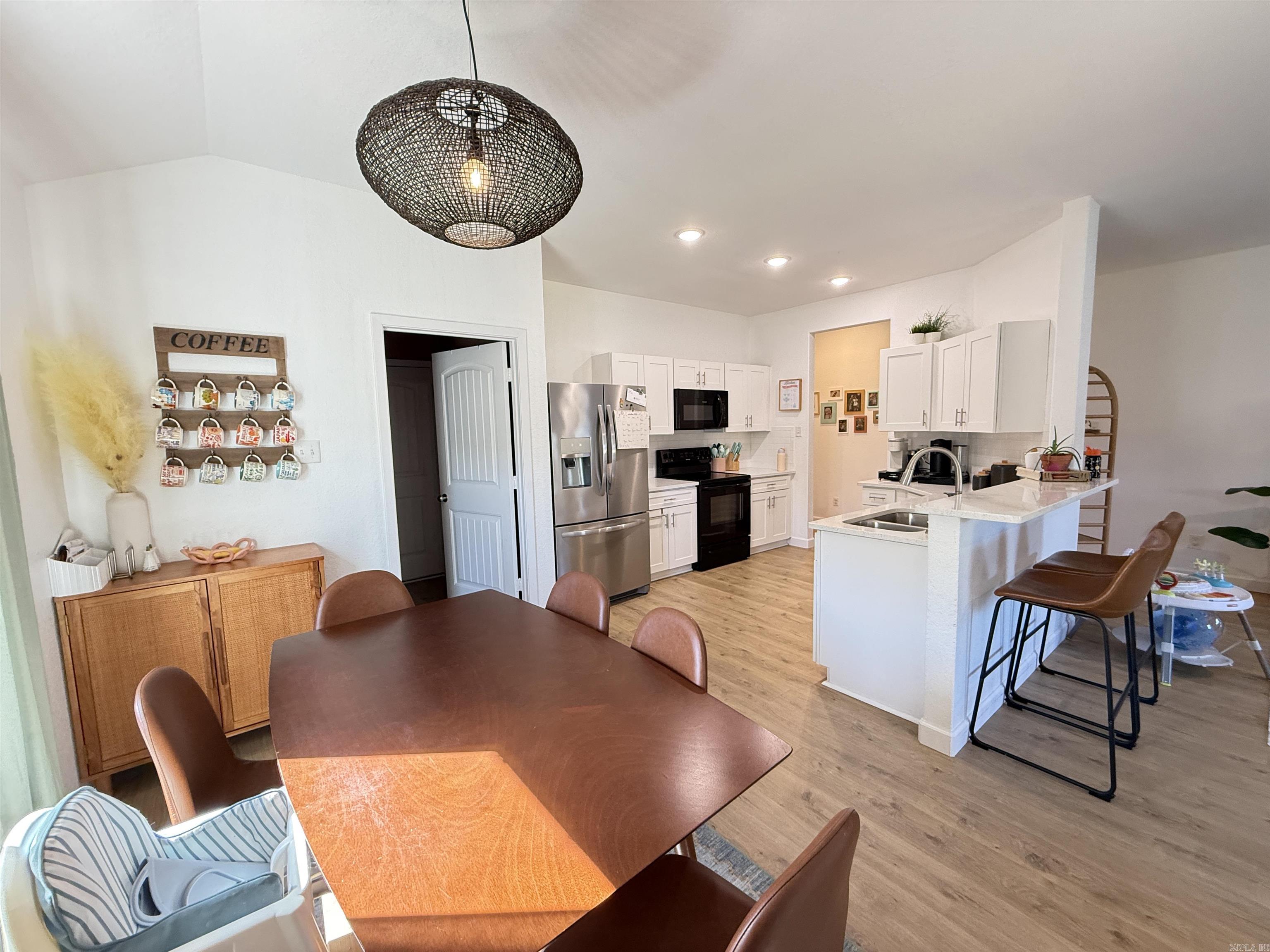 WOODLANDS EDGE - Residential