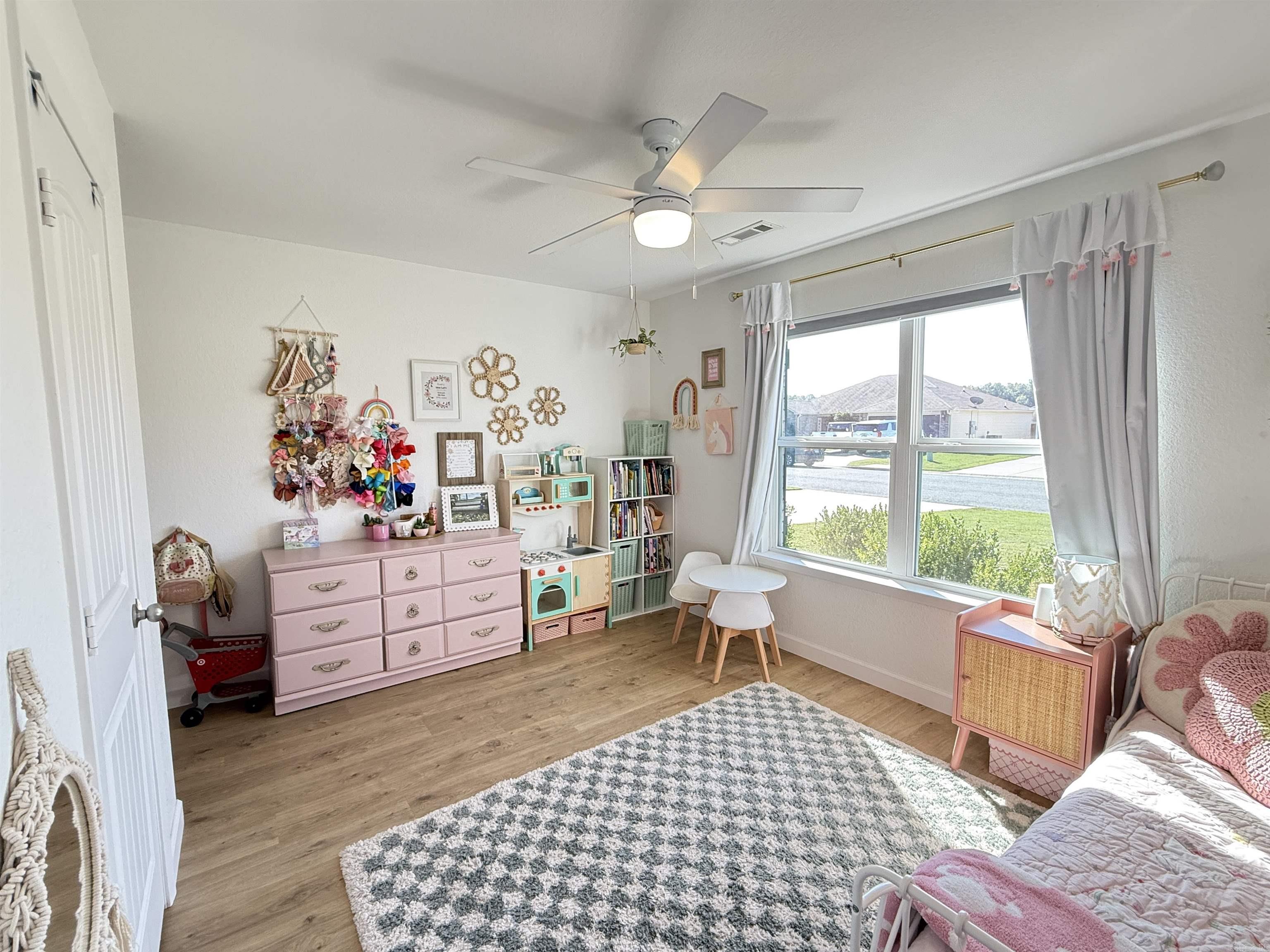 WOODLANDS EDGE - Residential