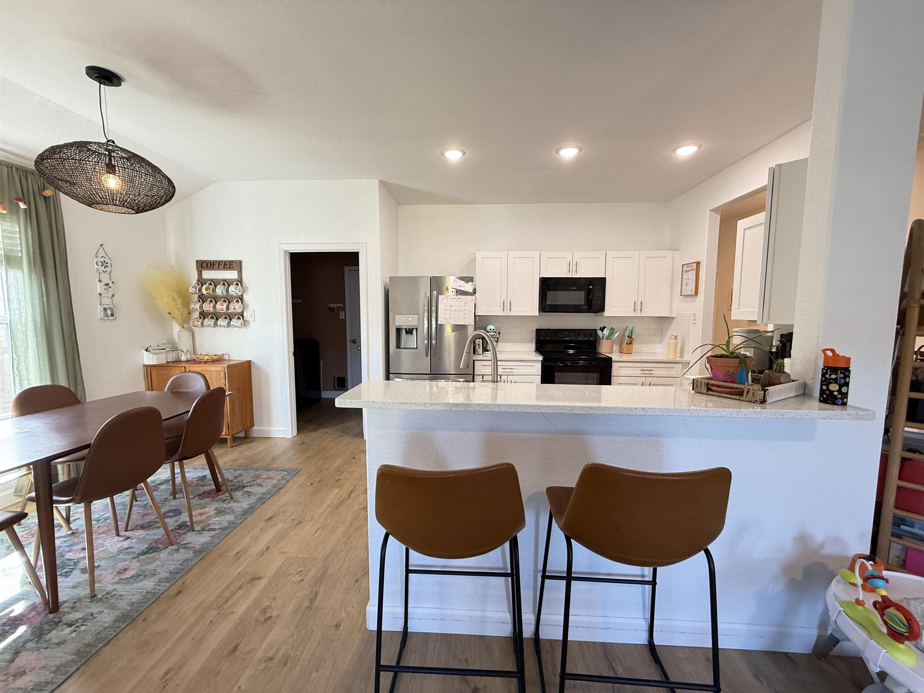 WOODLANDS EDGE - Residential