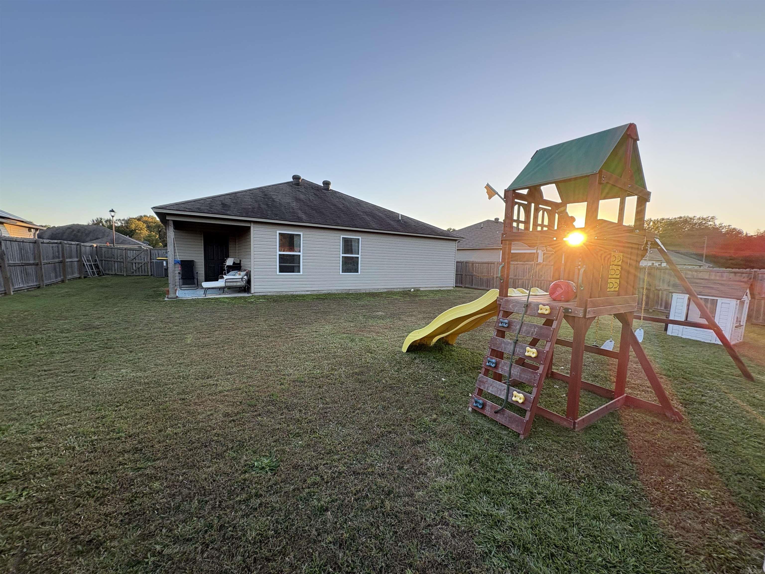 WOODLANDS EDGE - Residential