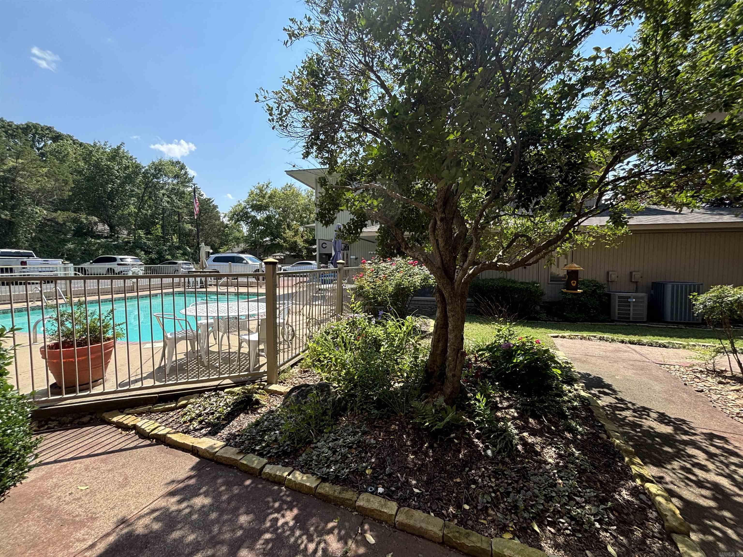 PIER WEST HPR - Residential