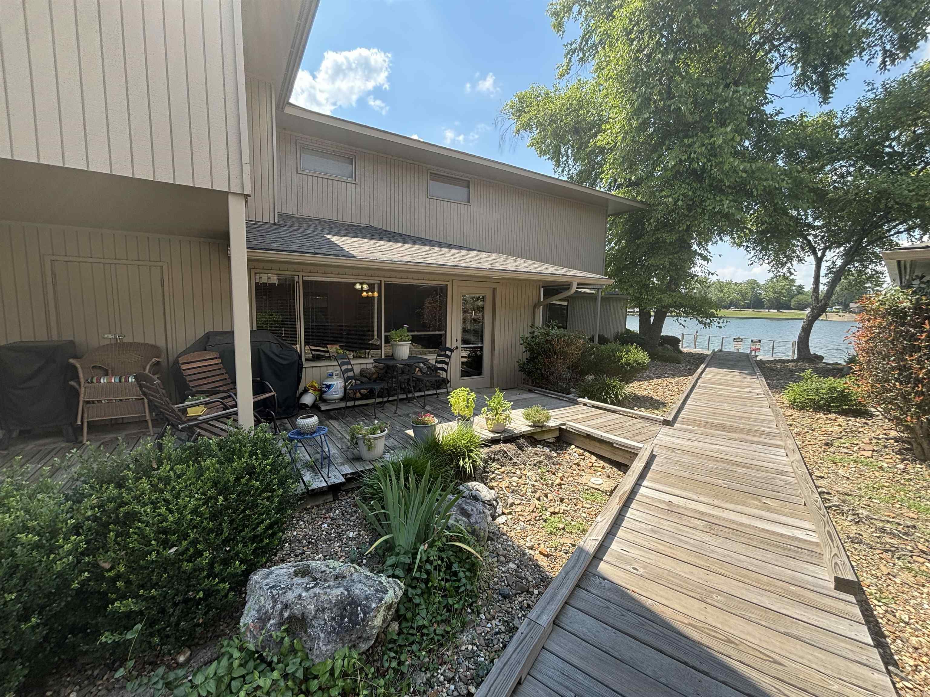 PIER WEST HPR - Residential