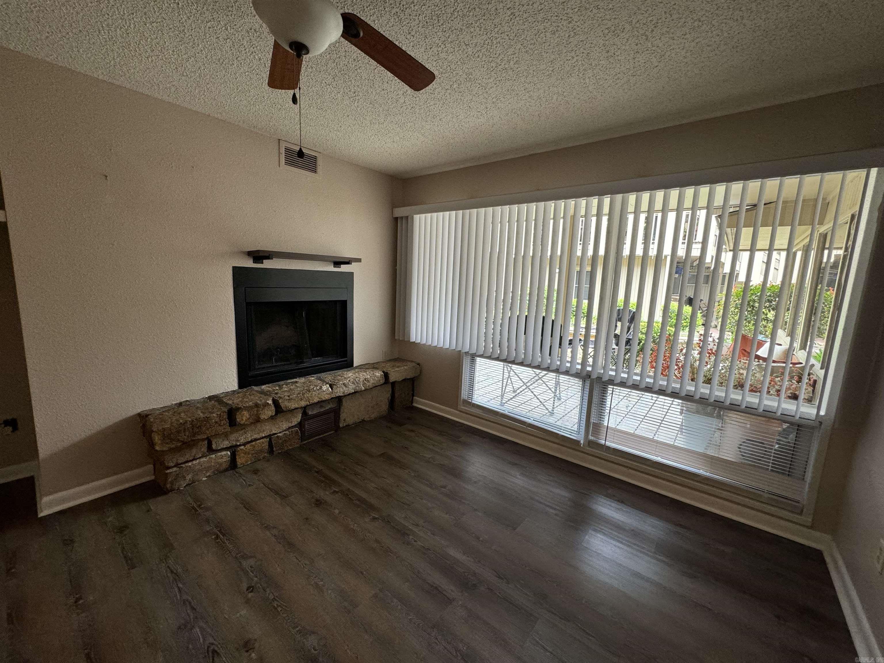 PIER WEST HPR - Residential