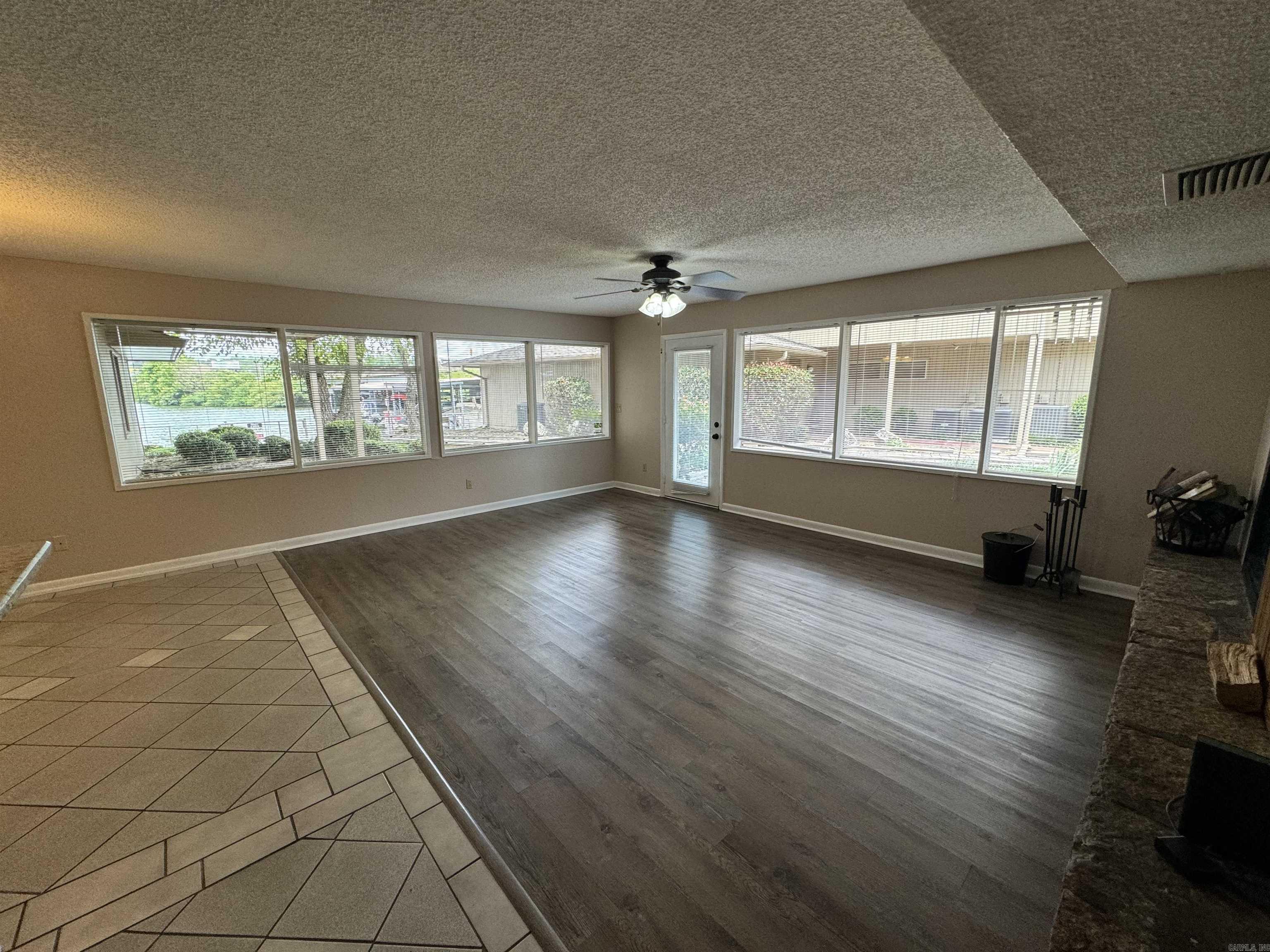 PIER WEST HPR - Residential