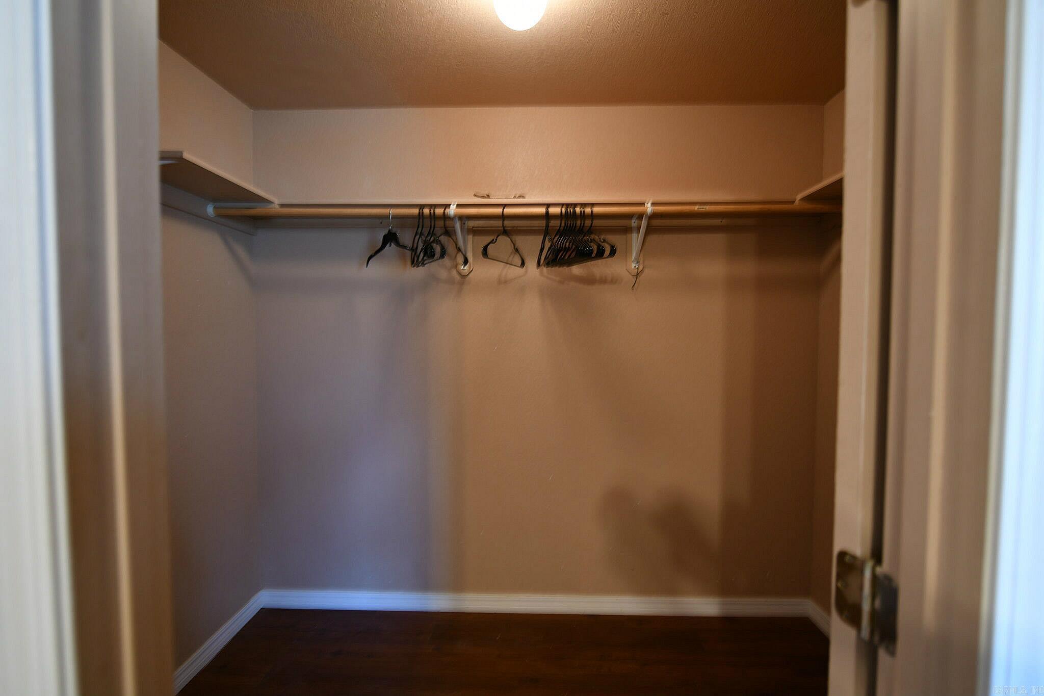 MENA ORIGINAL - Residential