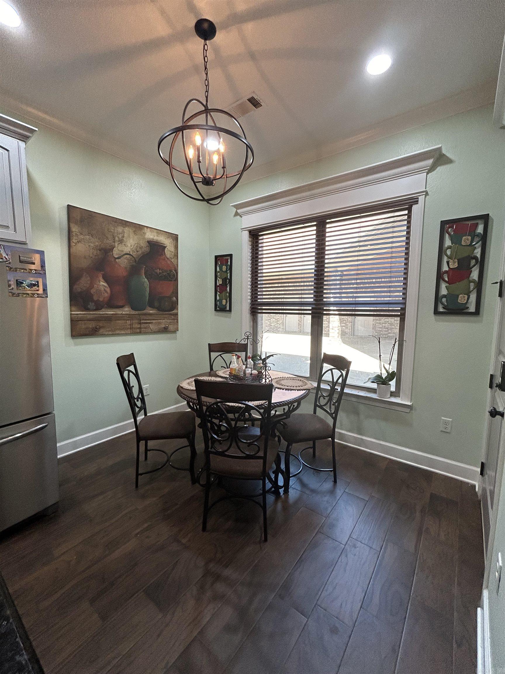 WHISPERING HILLS - Residential